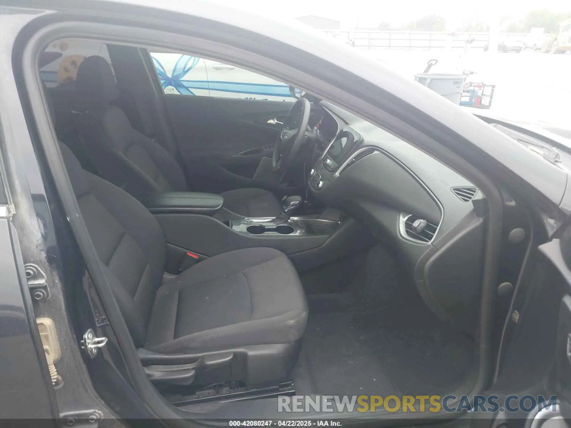 5 Photograph of a damaged car 1G1ZD5ST0NF128123 CHEVROLET MALIBU 2022