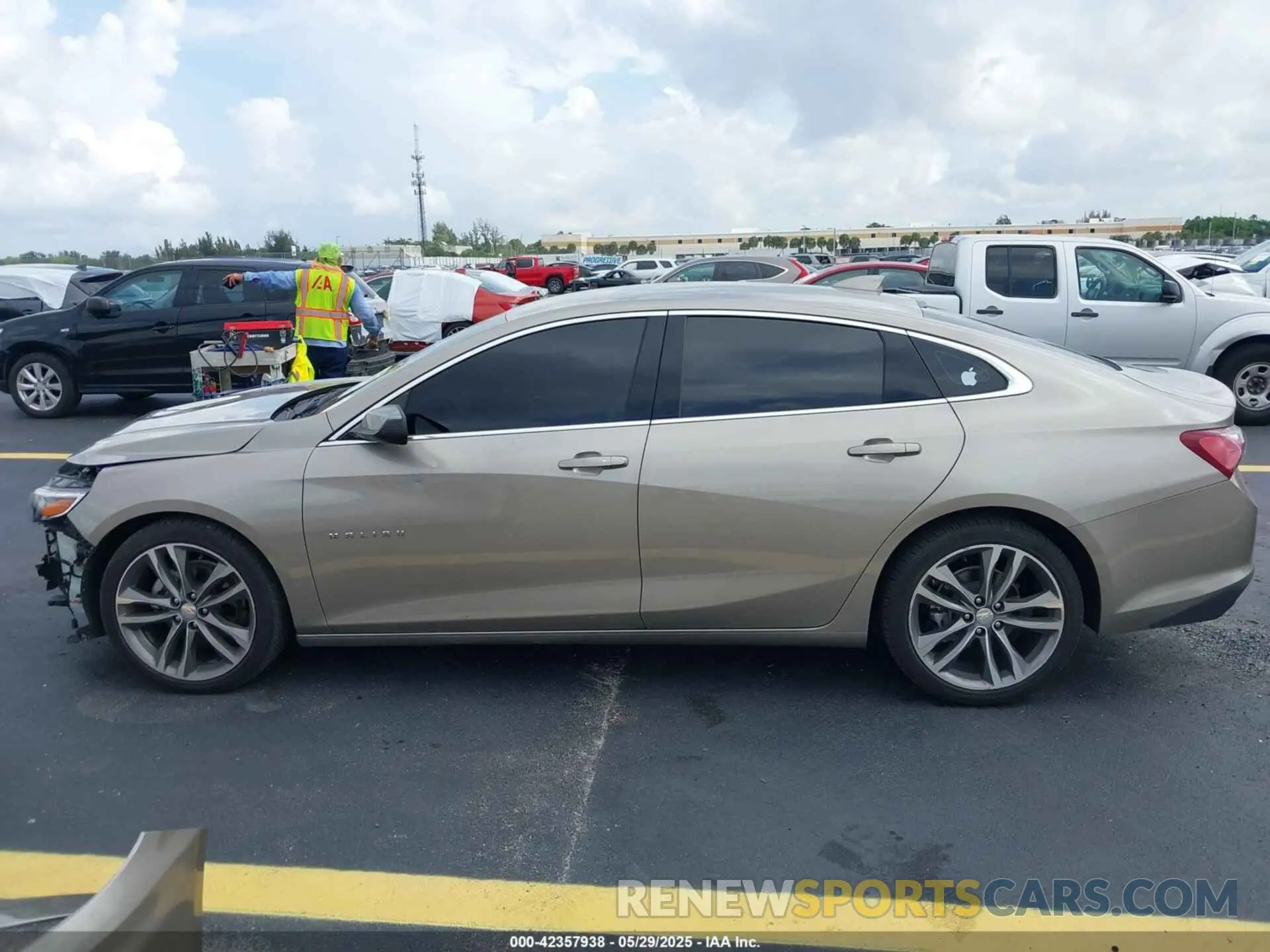 15 Photograph of a damaged car 1G1ZD5ST0NF169397 CHEVROLET MALIBU 2022