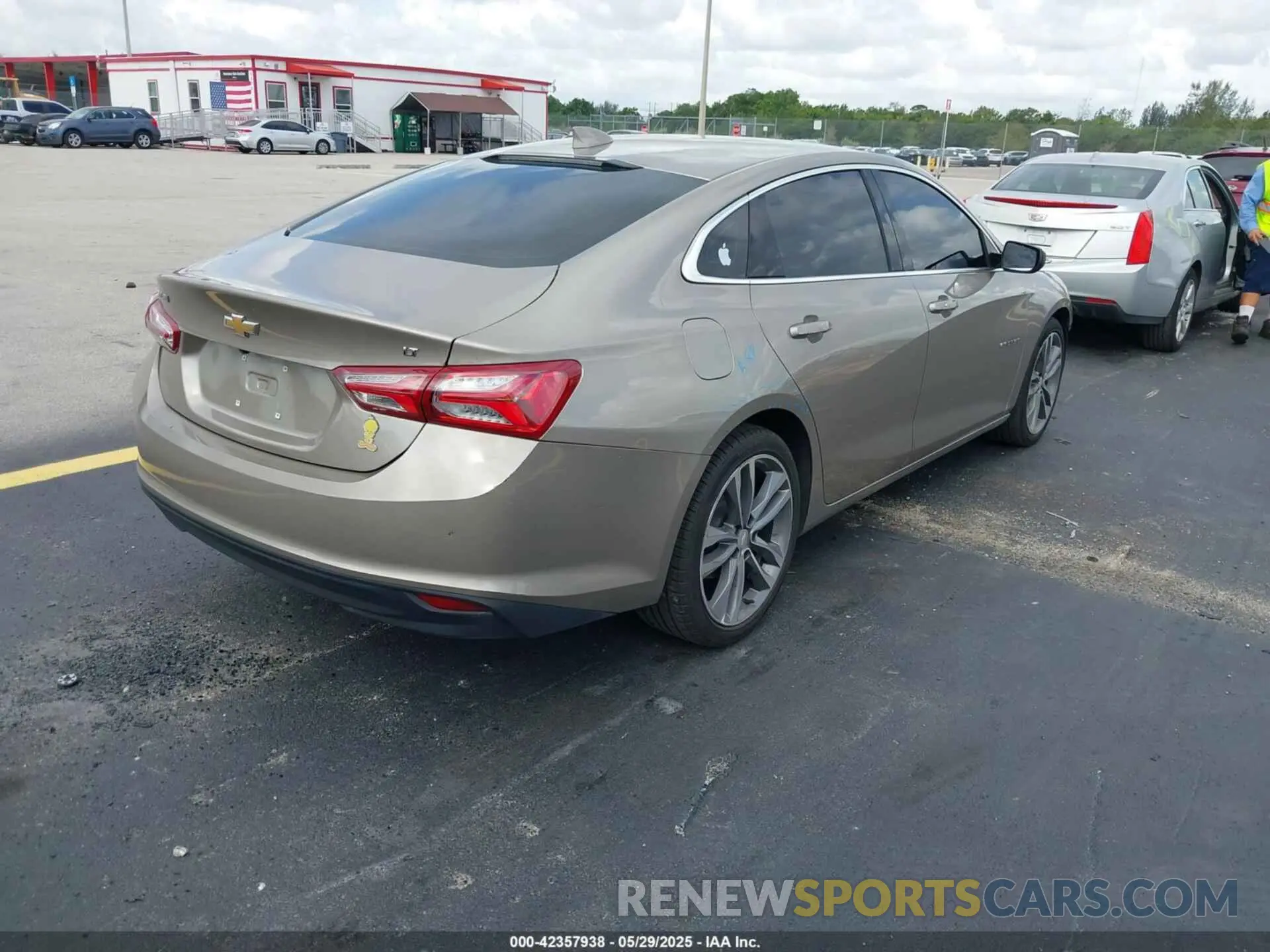 4 Photograph of a damaged car 1G1ZD5ST0NF169397 CHEVROLET MALIBU 2022