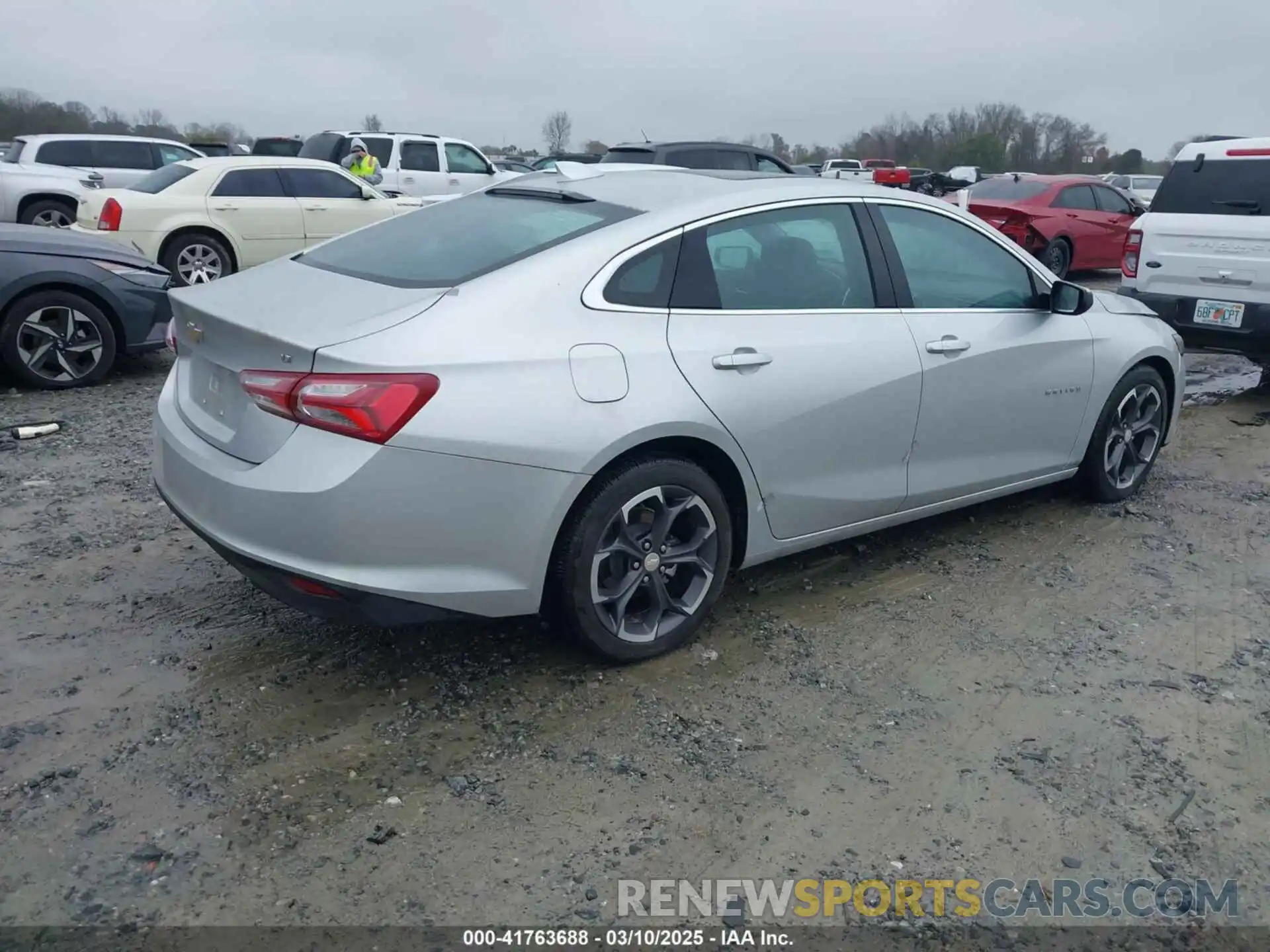 4 Photograph of a damaged car 1G1ZD5ST0NF176219 CHEVROLET MALIBU 2022