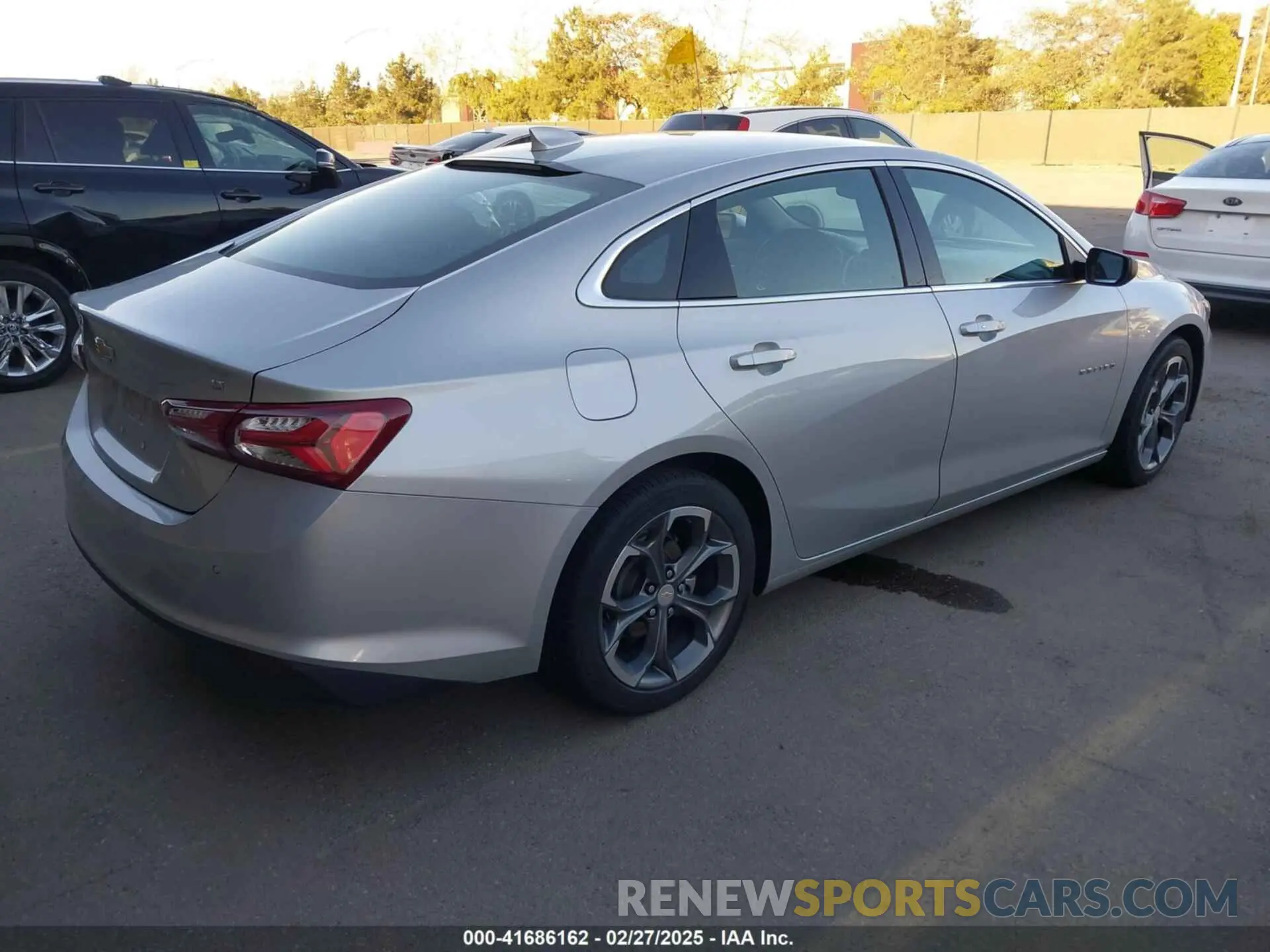 4 Photograph of a damaged car 1G1ZD5ST1NF104283 CHEVROLET MALIBU 2022