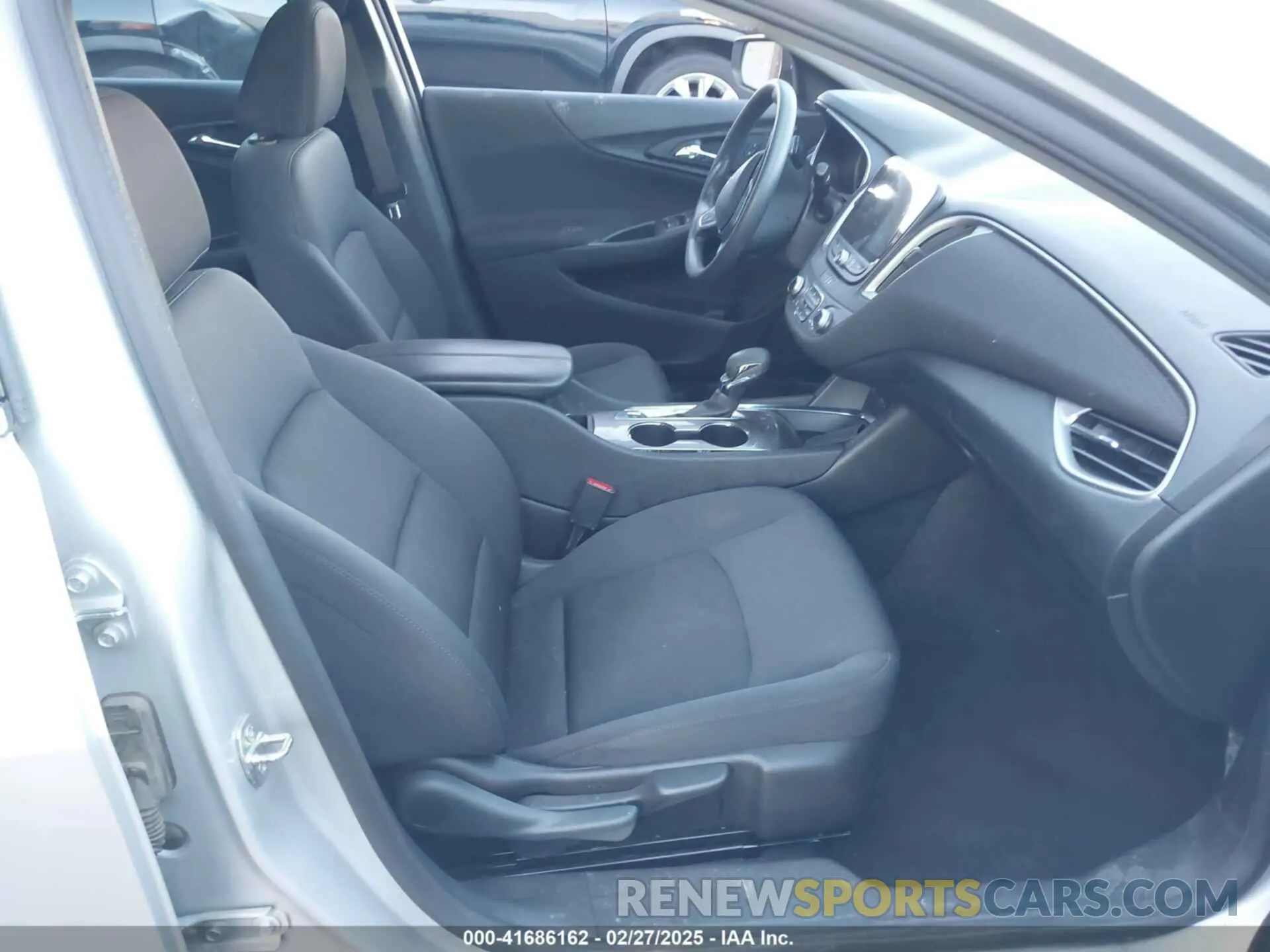 5 Photograph of a damaged car 1G1ZD5ST1NF104283 CHEVROLET MALIBU 2022