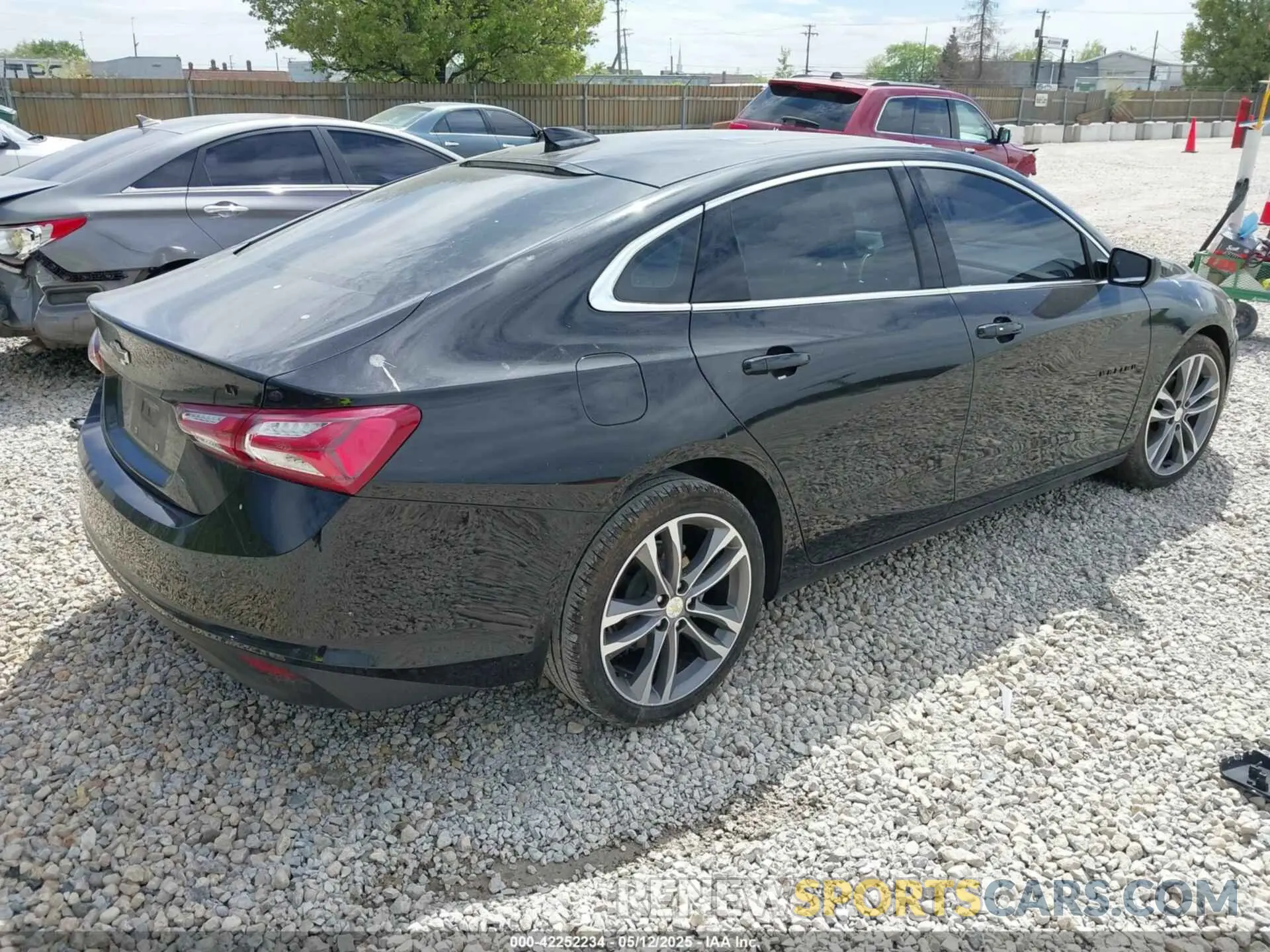 4 Photograph of a damaged car 1G1ZD5ST1NF105644 CHEVROLET MALIBU 2022