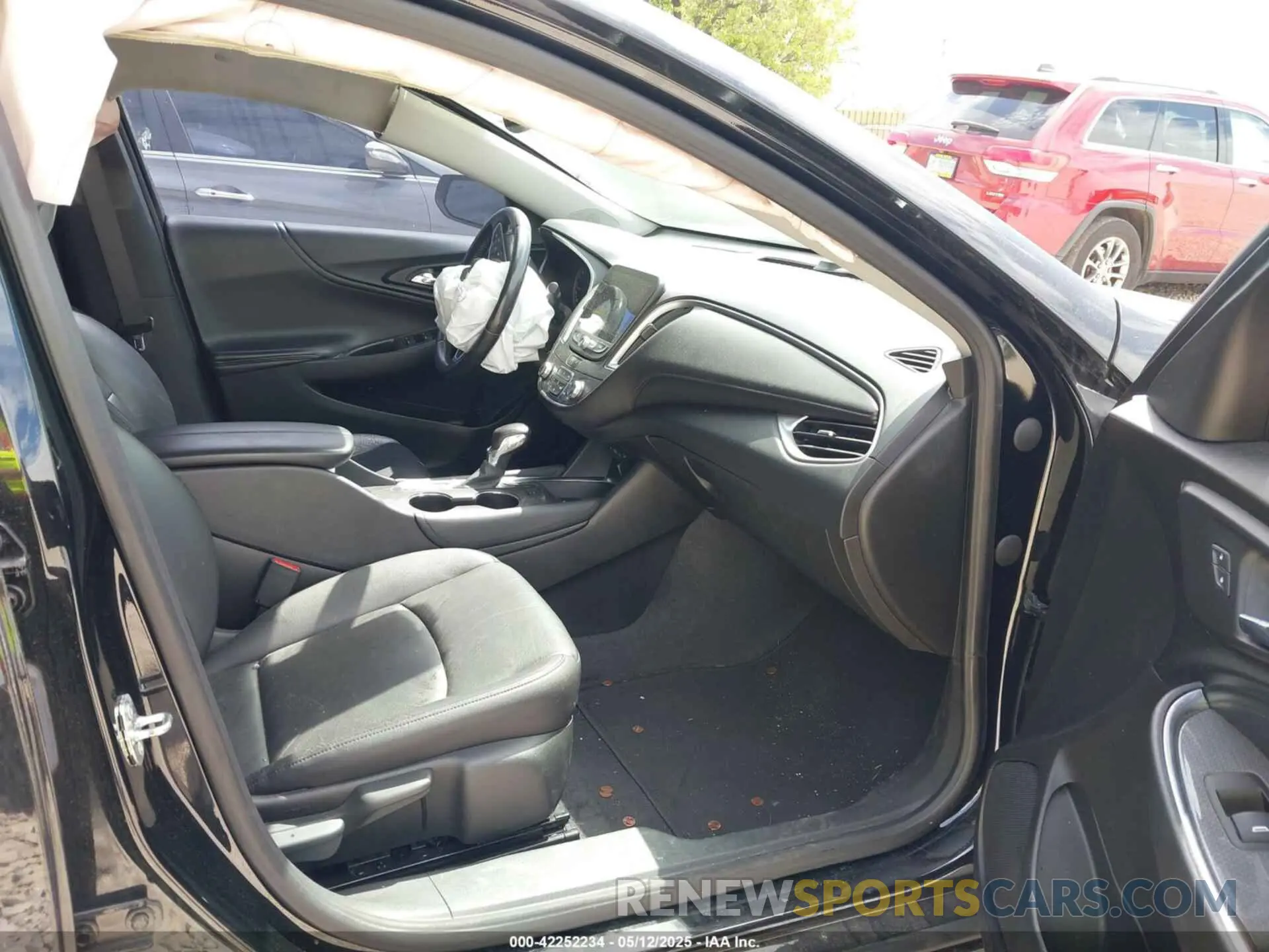5 Photograph of a damaged car 1G1ZD5ST1NF105644 CHEVROLET MALIBU 2022