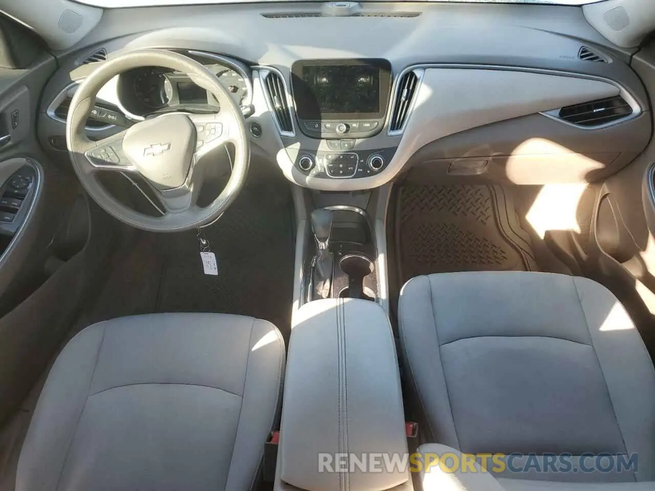 8 Photograph of a damaged car 1G1ZD5ST1NF113176 CHEVROLET MALIBU 2022