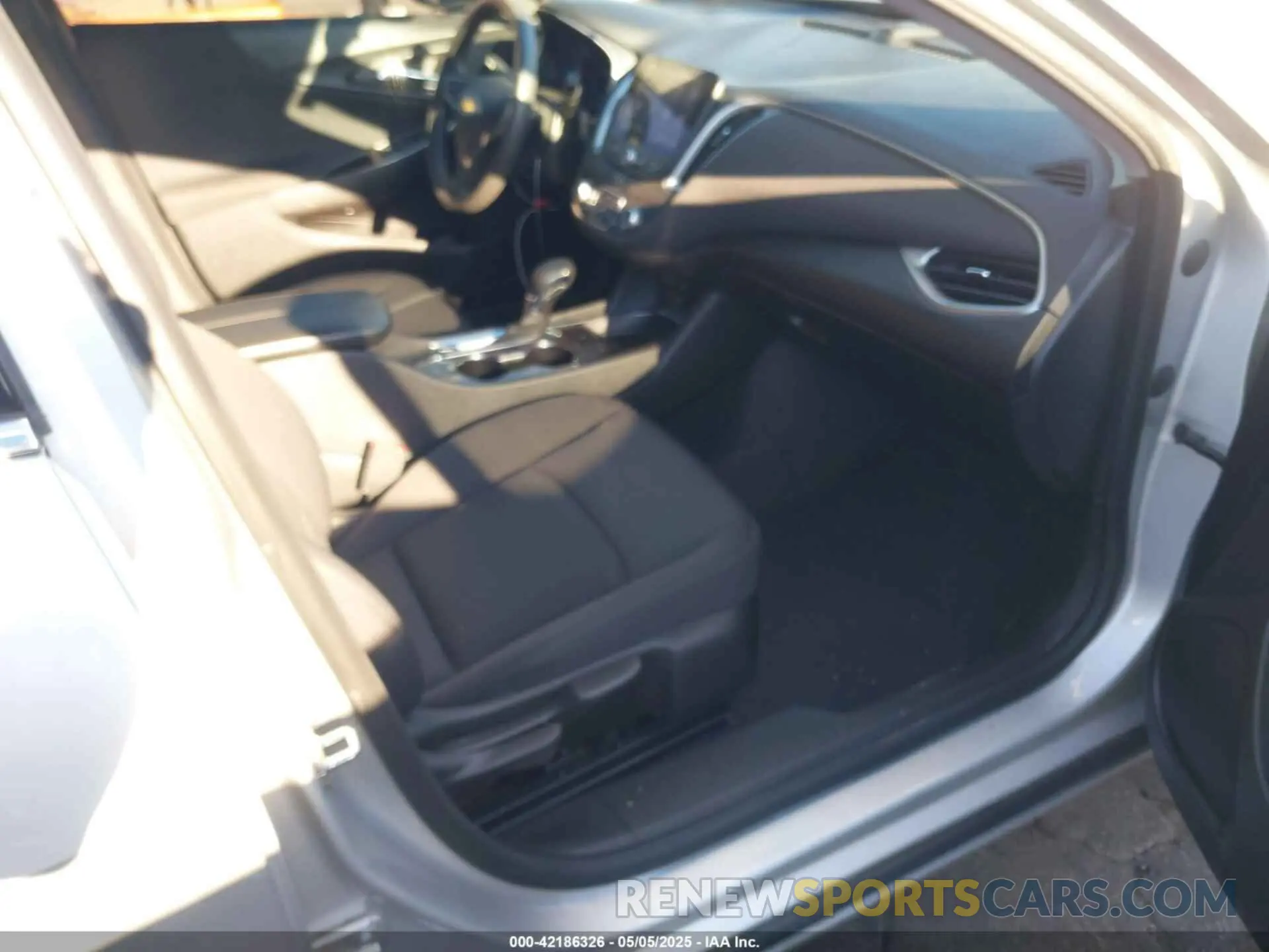 5 Photograph of a damaged car 1G1ZD5ST1NF124453 CHEVROLET MALIBU 2022