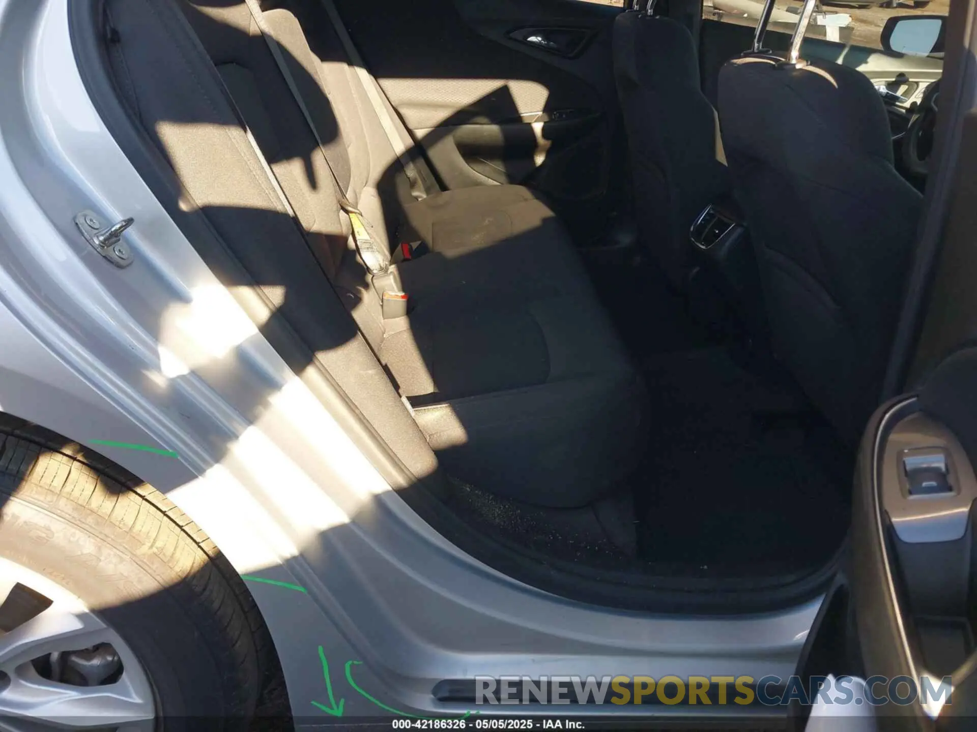 8 Photograph of a damaged car 1G1ZD5ST1NF124453 CHEVROLET MALIBU 2022