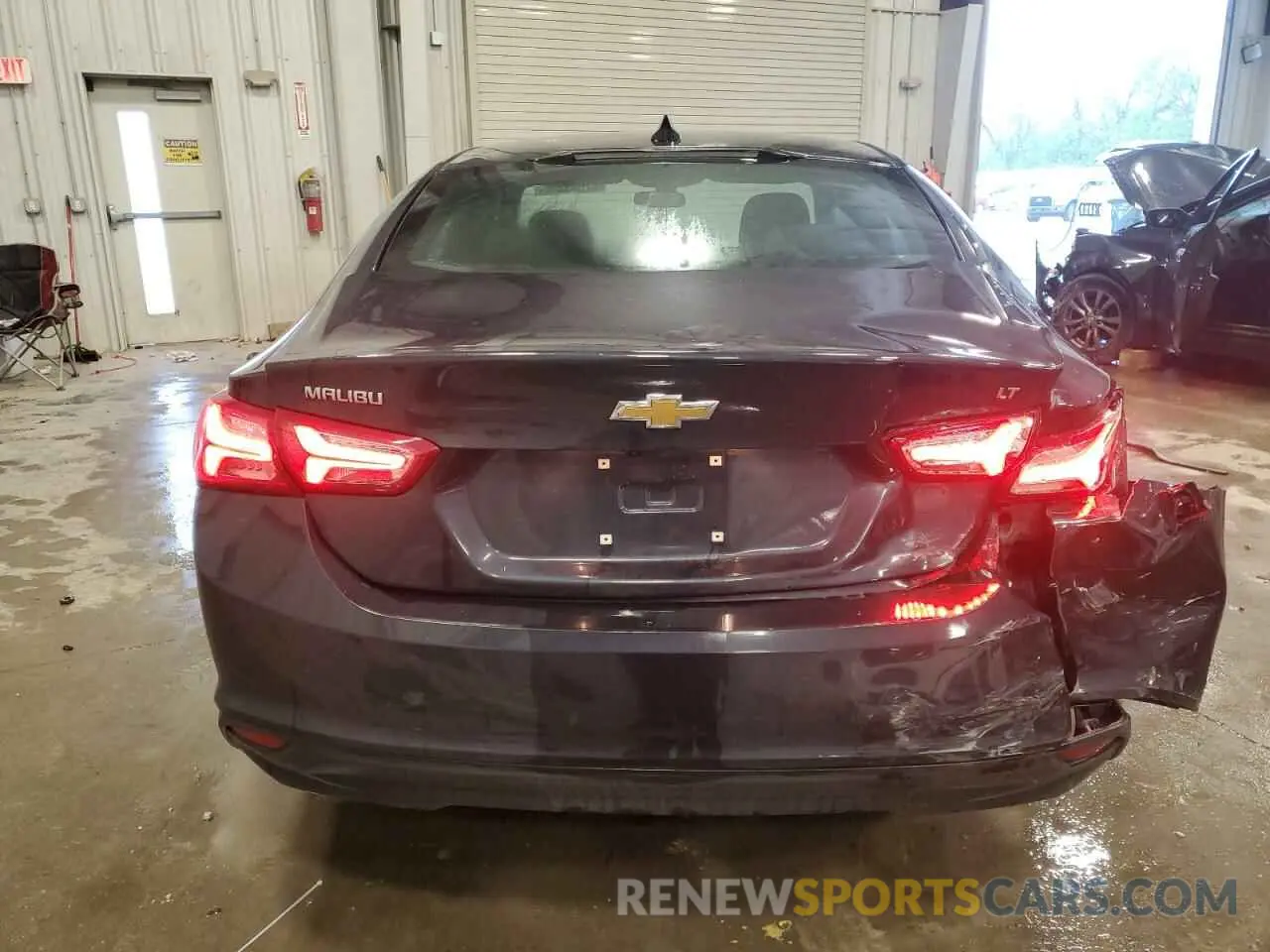 6 Photograph of a damaged car 1G1ZD5ST1NF128082 CHEVROLET MALIBU 2022