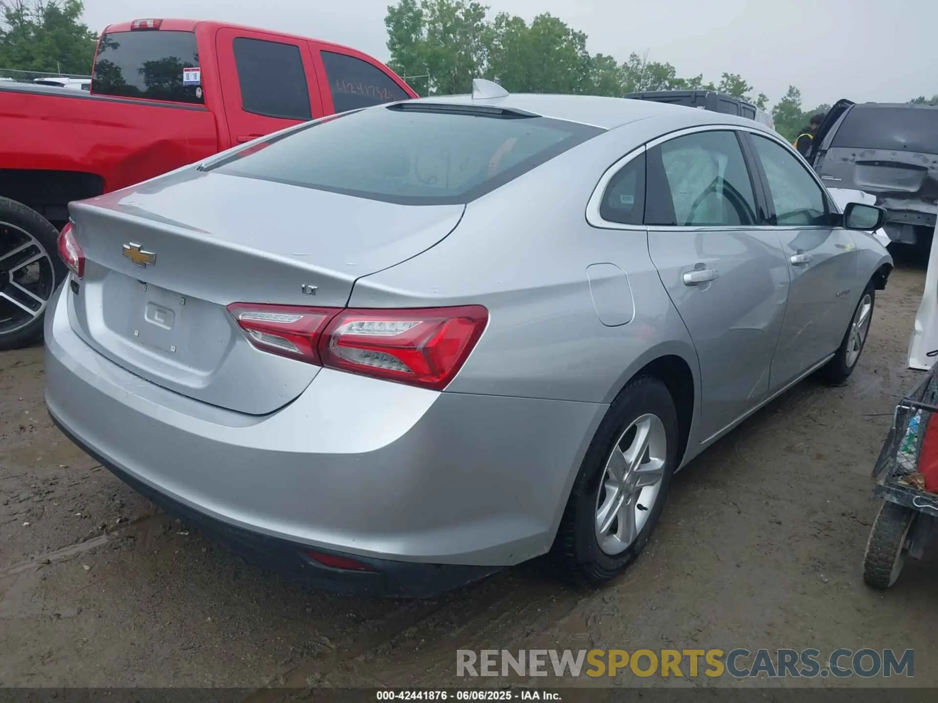 4 Photograph of a damaged car 1G1ZD5ST1NF133721 CHEVROLET MALIBU 2022