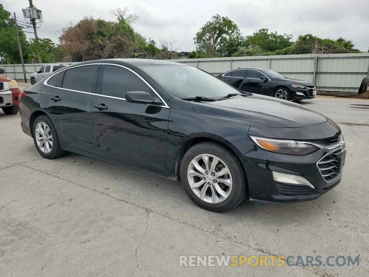 4 Photograph of a damaged car 1G1ZD5ST1NF135209 CHEVROLET MALIBU 2022