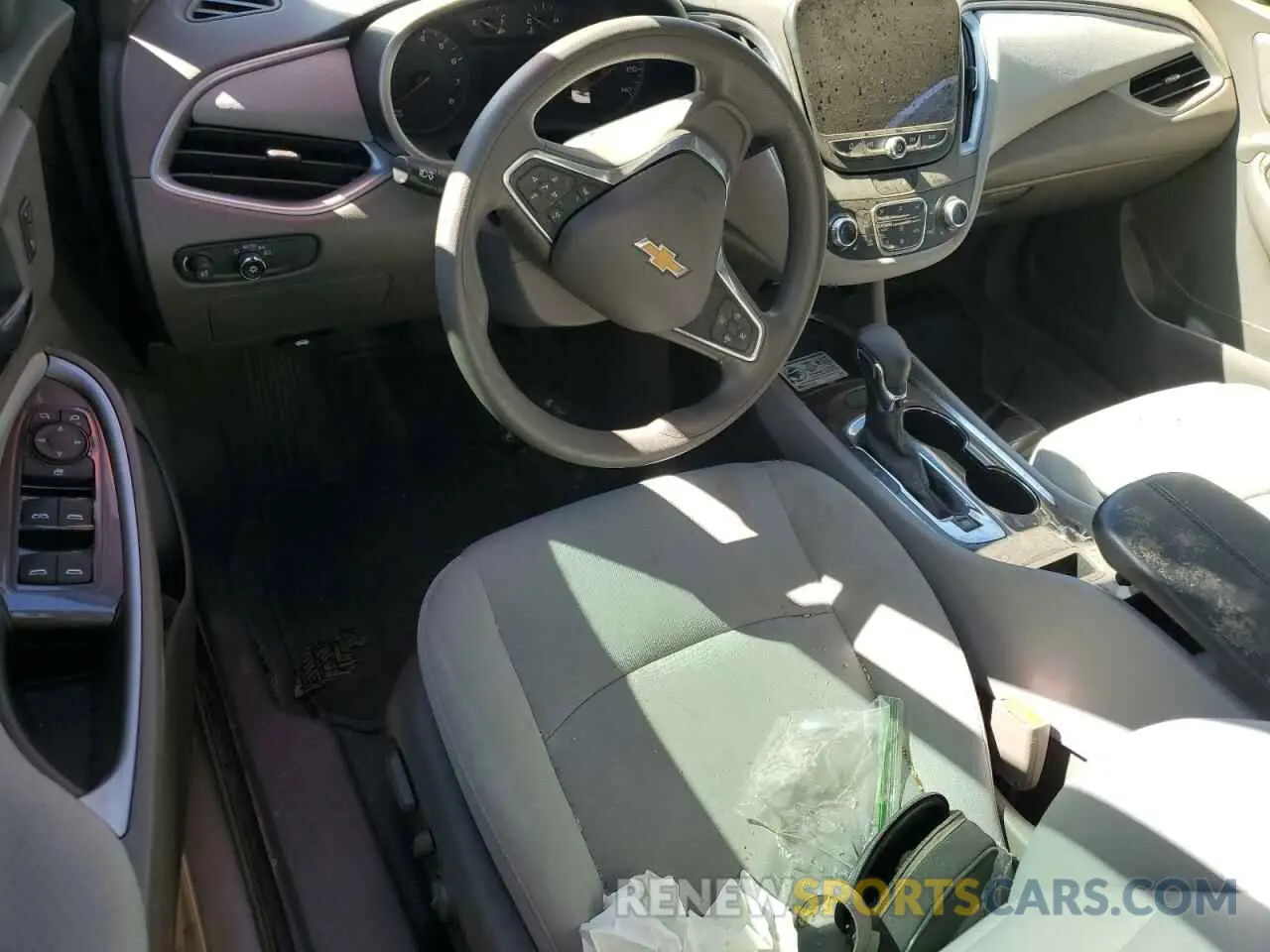 8 Photograph of a damaged car 1G1ZD5ST1NF137686 CHEVROLET MALIBU 2022