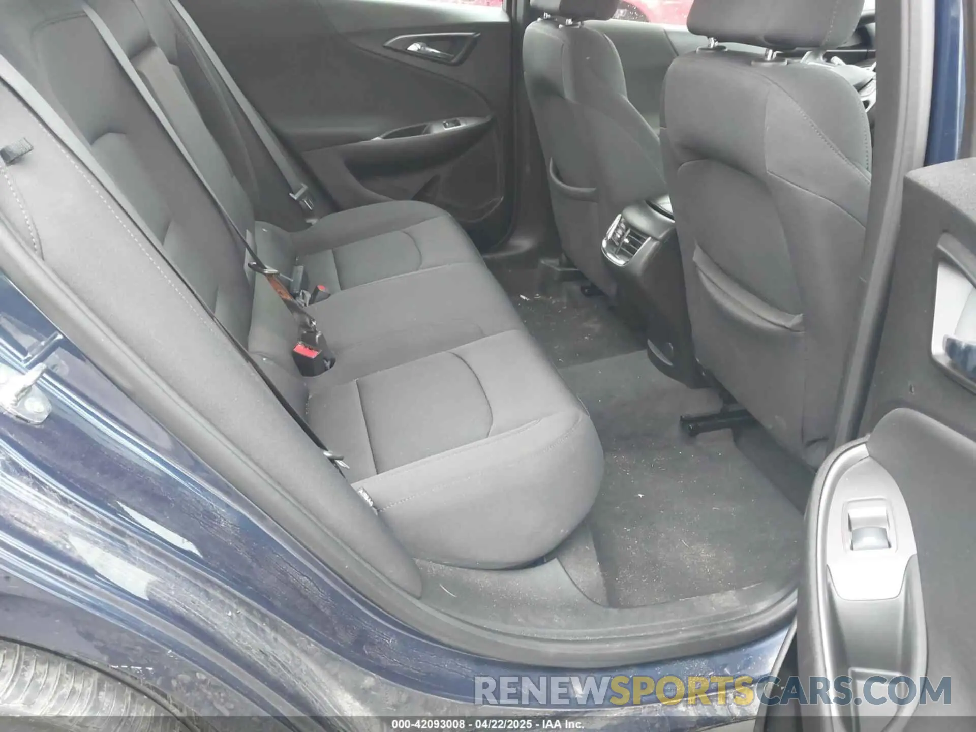 8 Photograph of a damaged car 1G1ZD5ST1NF180800 CHEVROLET MALIBU 2022