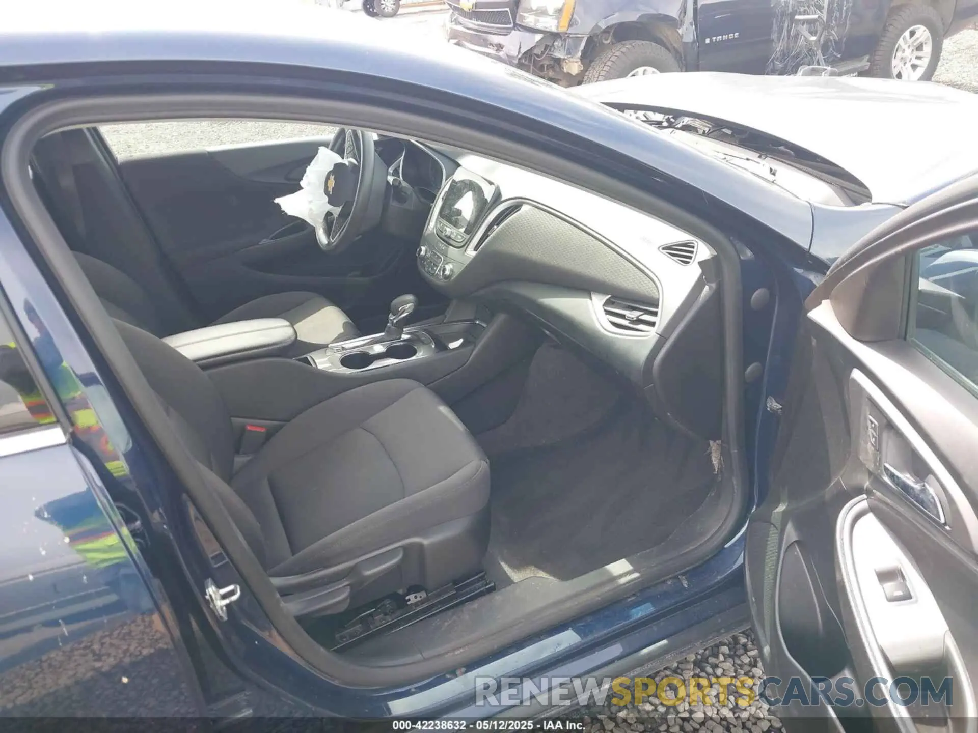 5 Photograph of a damaged car 1G1ZD5ST1NF182594 CHEVROLET MALIBU 2022