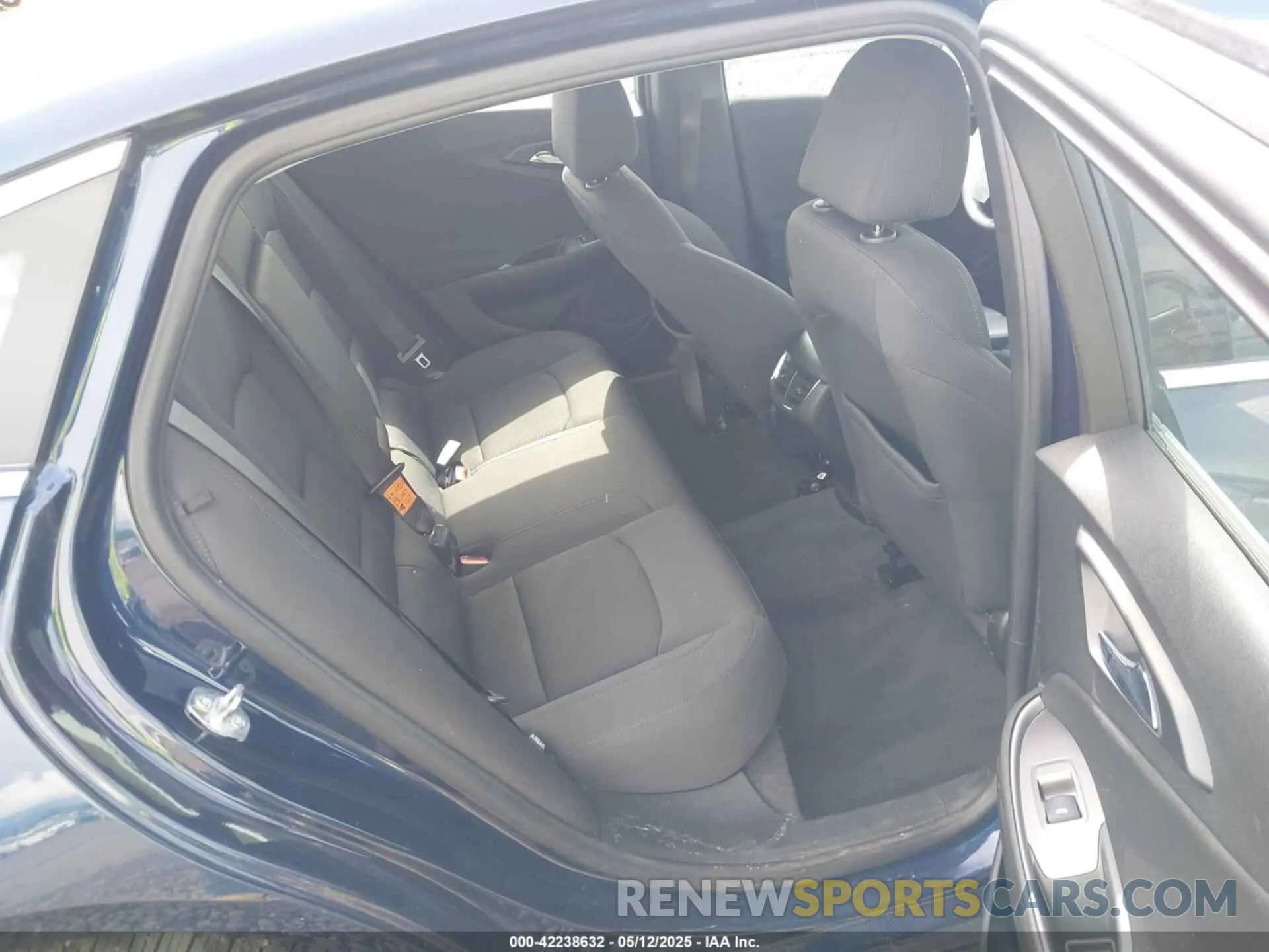 8 Photograph of a damaged car 1G1ZD5ST1NF182594 CHEVROLET MALIBU 2022