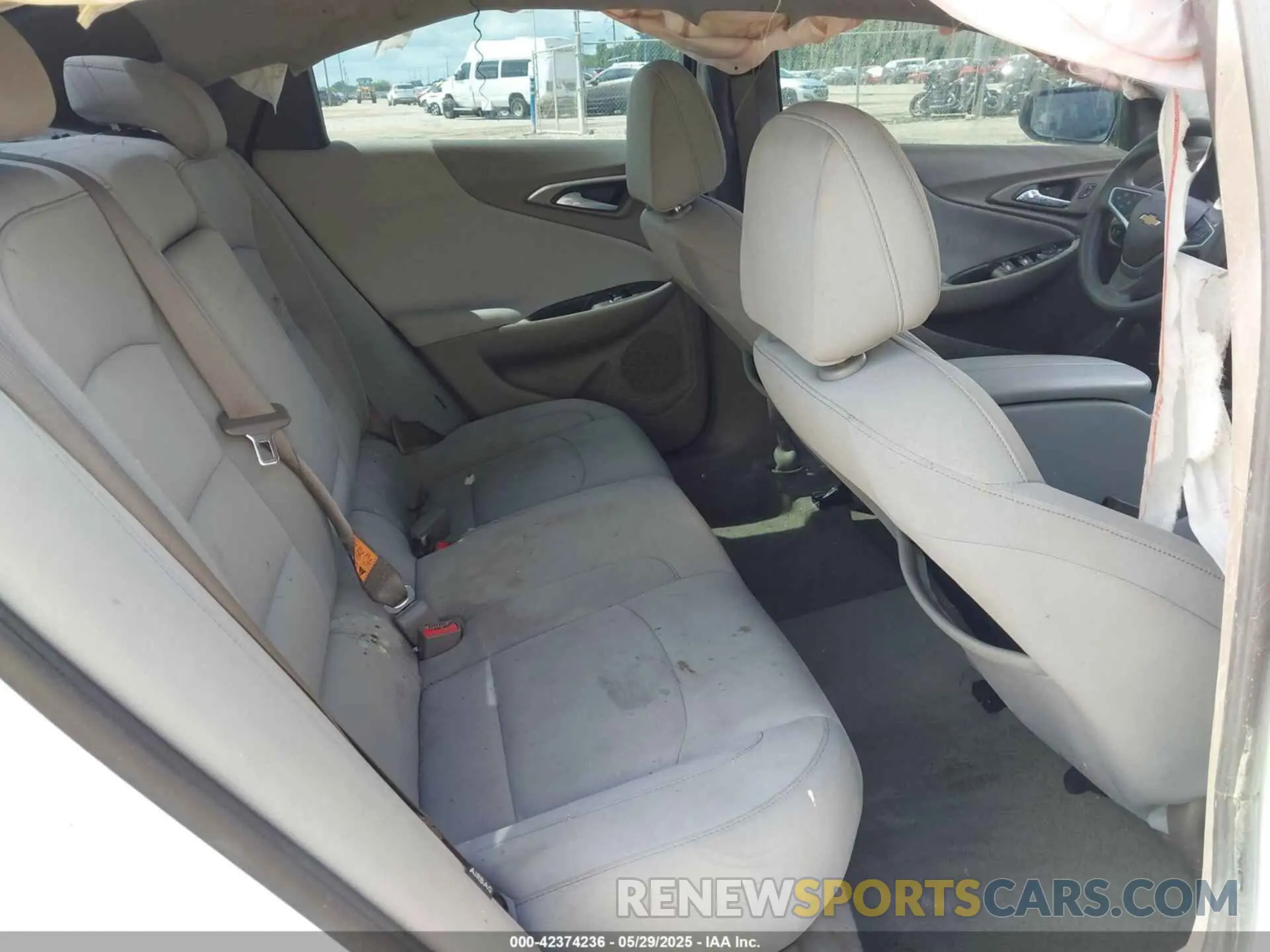 8 Photograph of a damaged car 1G1ZD5ST1NF184328 CHEVROLET MALIBU 2022