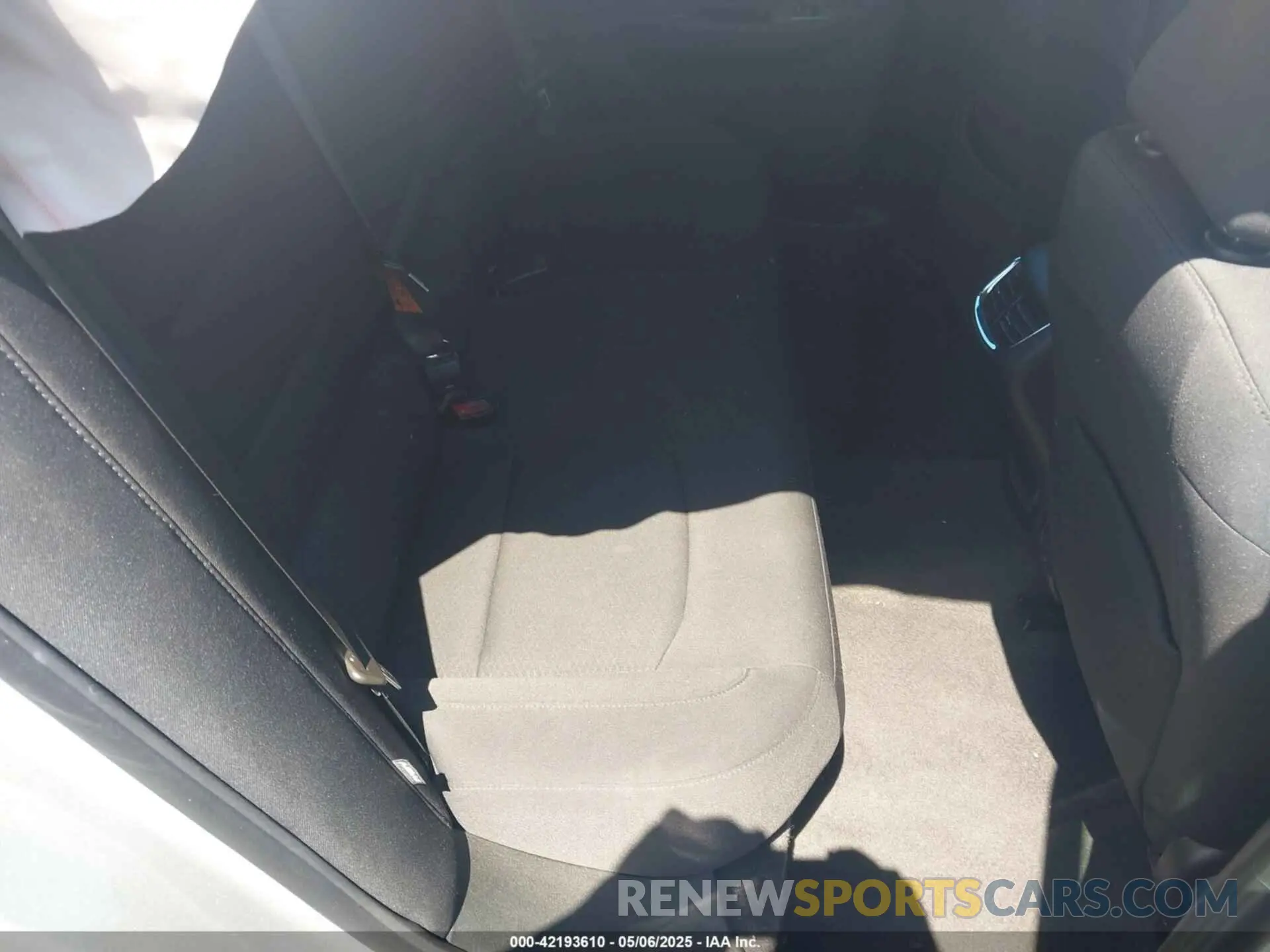 8 Photograph of a damaged car 1G1ZD5ST2NF107189 CHEVROLET MALIBU 2022