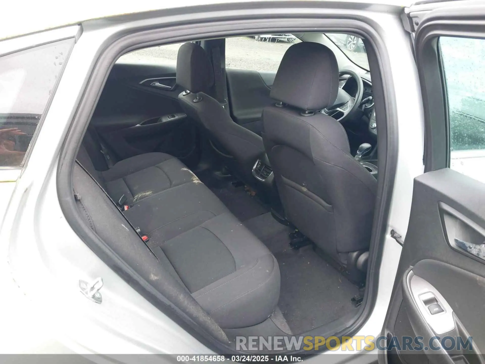 8 Photograph of a damaged car 1G1ZD5ST2NF127149 CHEVROLET MALIBU 2022