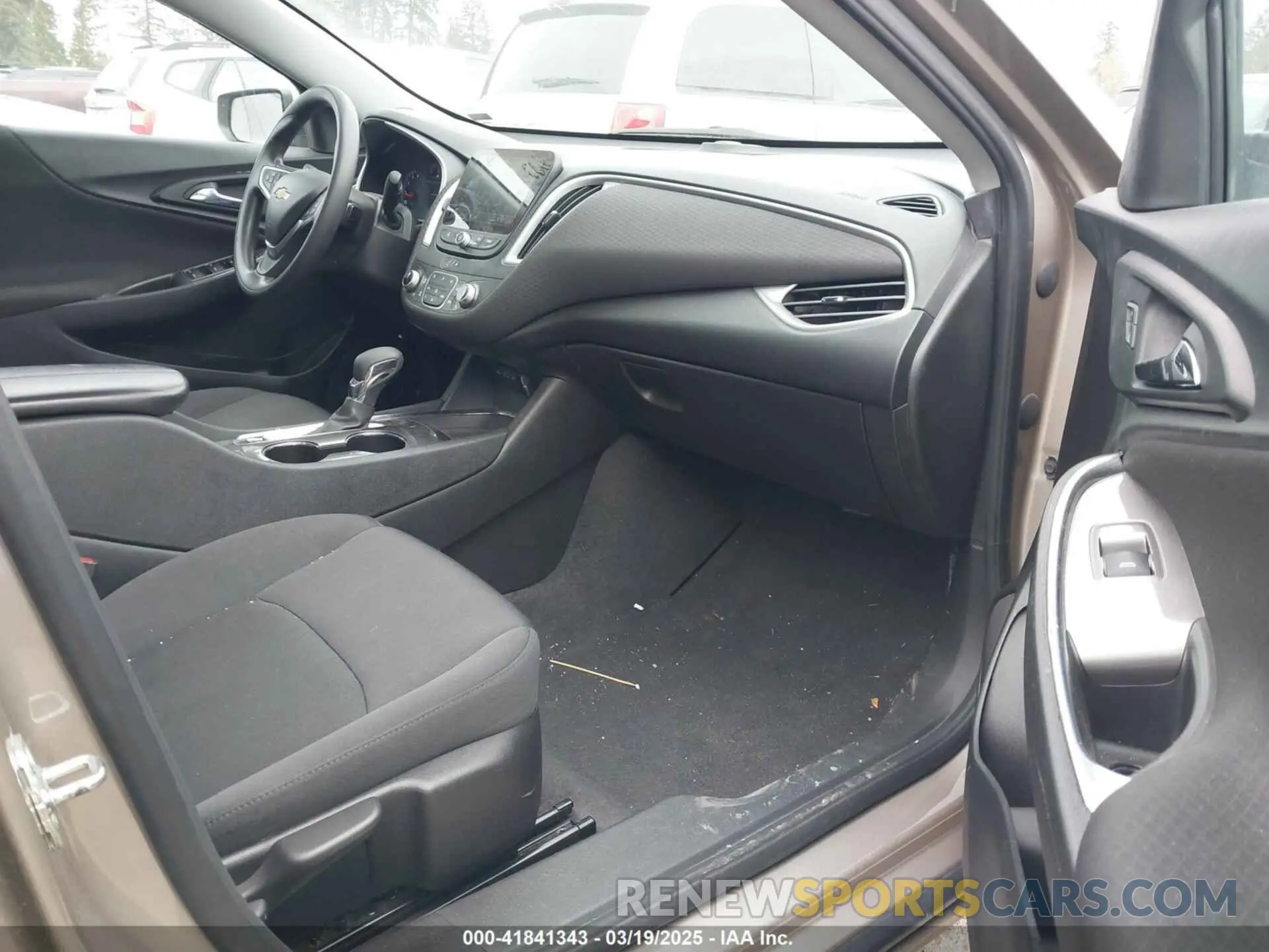 5 Photograph of a damaged car 1G1ZD5ST2NF139303 CHEVROLET MALIBU 2022
