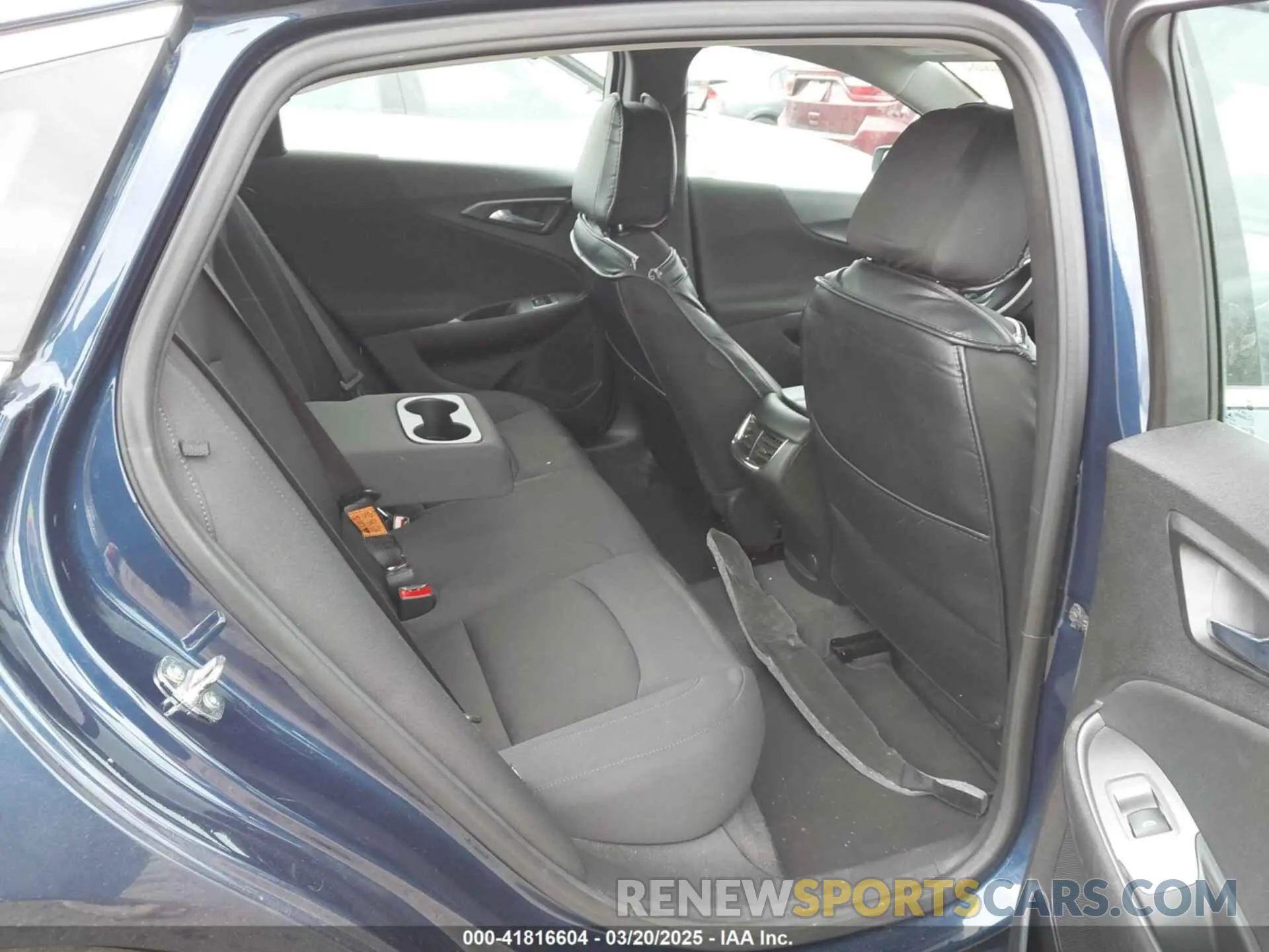8 Photograph of a damaged car 1G1ZD5ST2NF169319 CHEVROLET MALIBU 2022