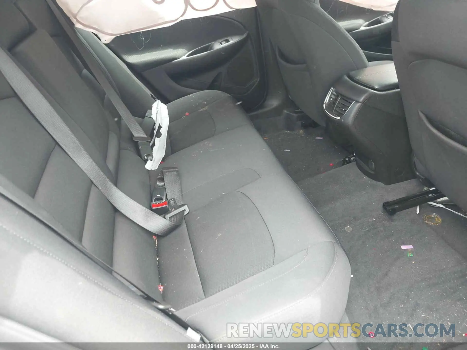 8 Photograph of a damaged car 1G1ZD5ST2NF184550 CHEVROLET MALIBU 2022
