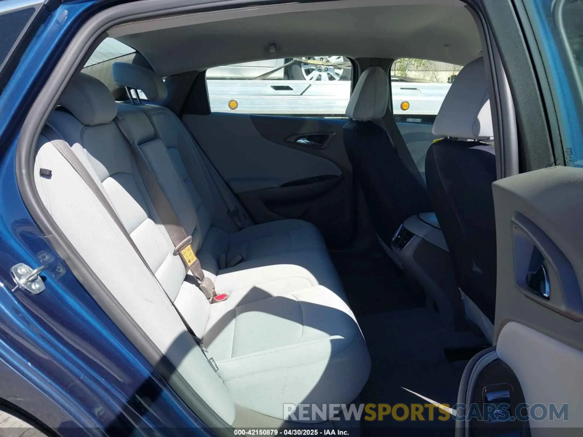 8 Photograph of a damaged car 1G1ZD5ST3NF104740 CHEVROLET MALIBU 2022