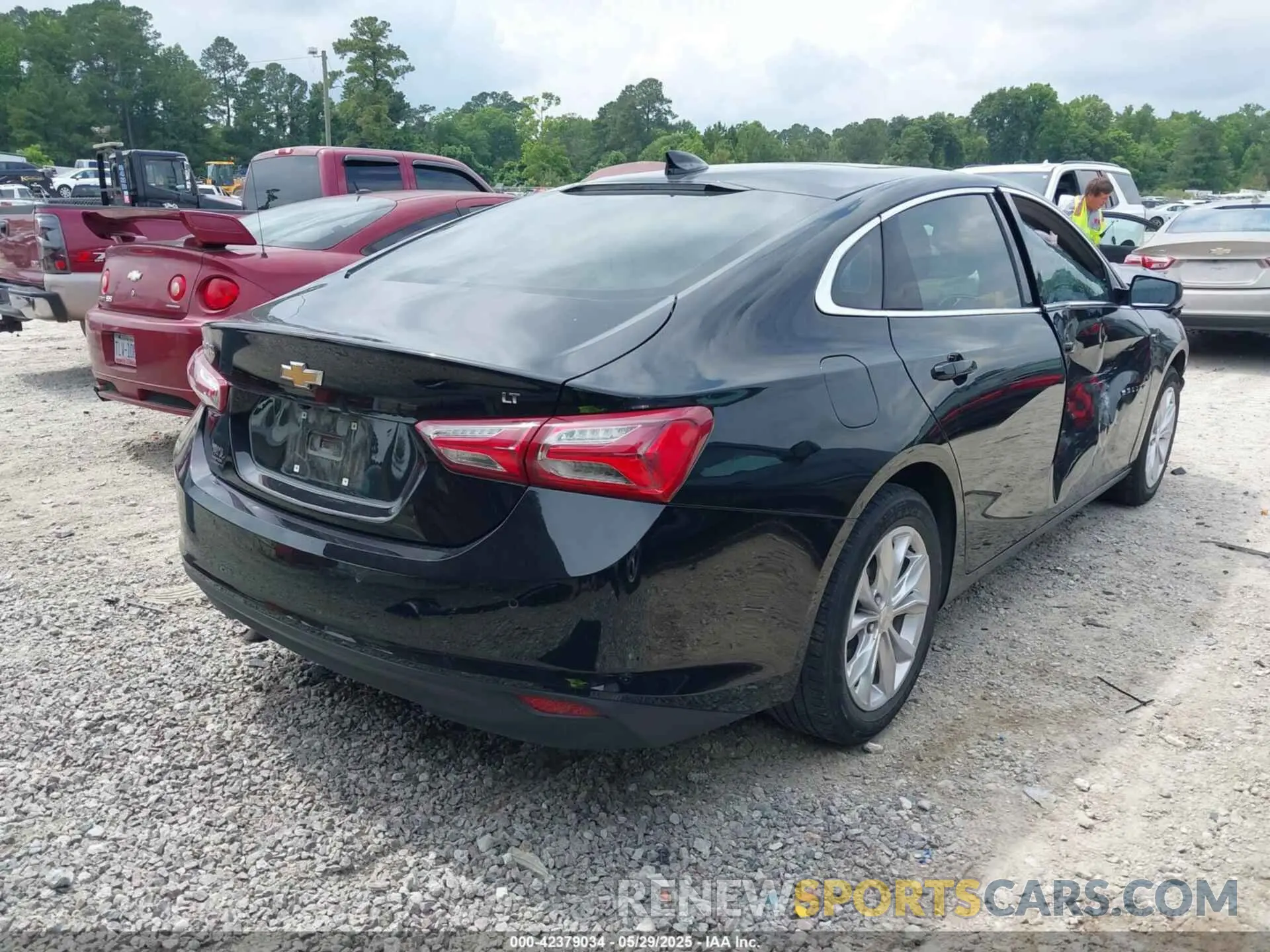 4 Photograph of a damaged car 1G1ZD5ST3NF108755 CHEVROLET MALIBU 2022