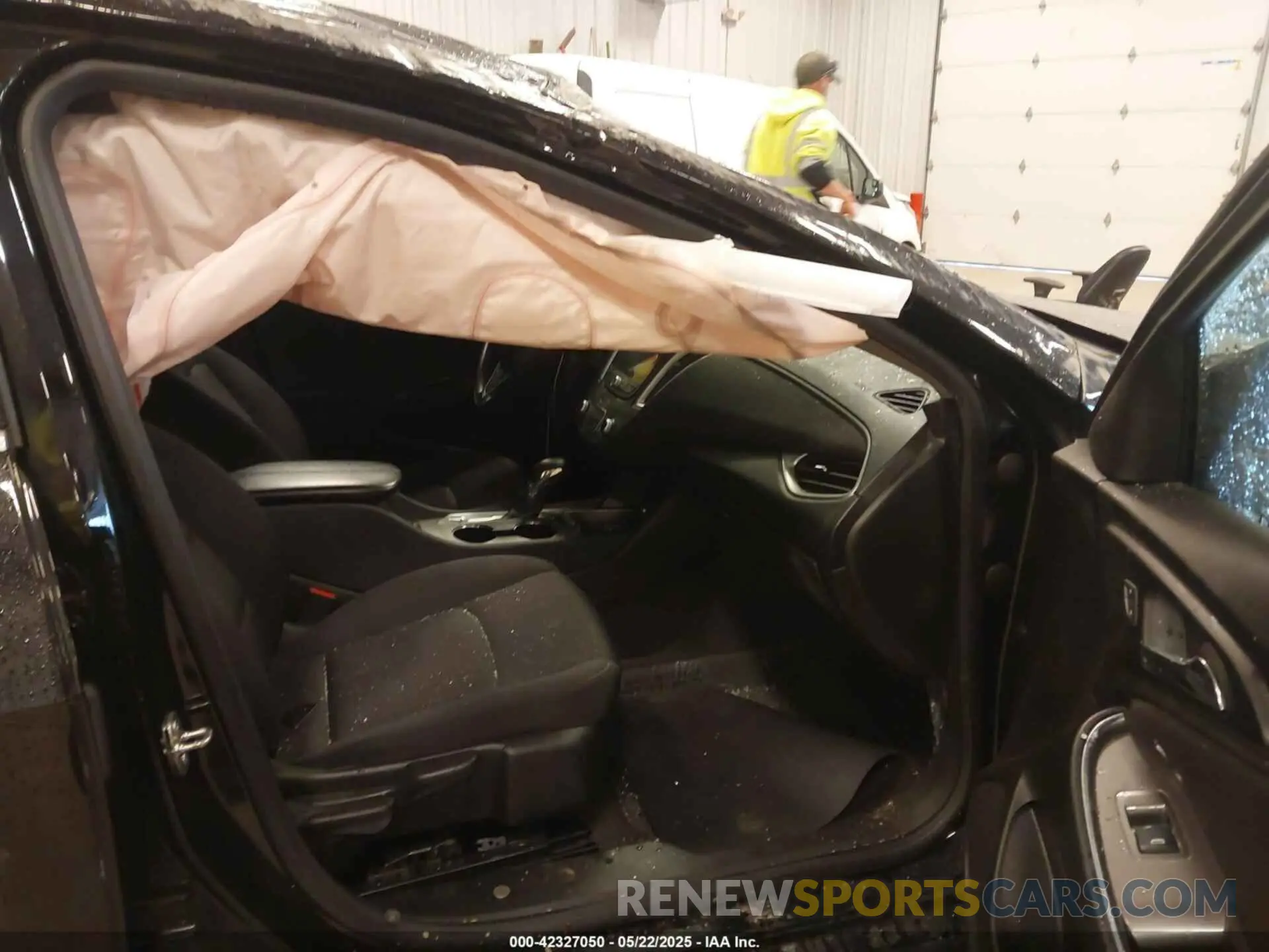 5 Photograph of a damaged car 1G1ZD5ST3NF132781 CHEVROLET MALIBU 2022
