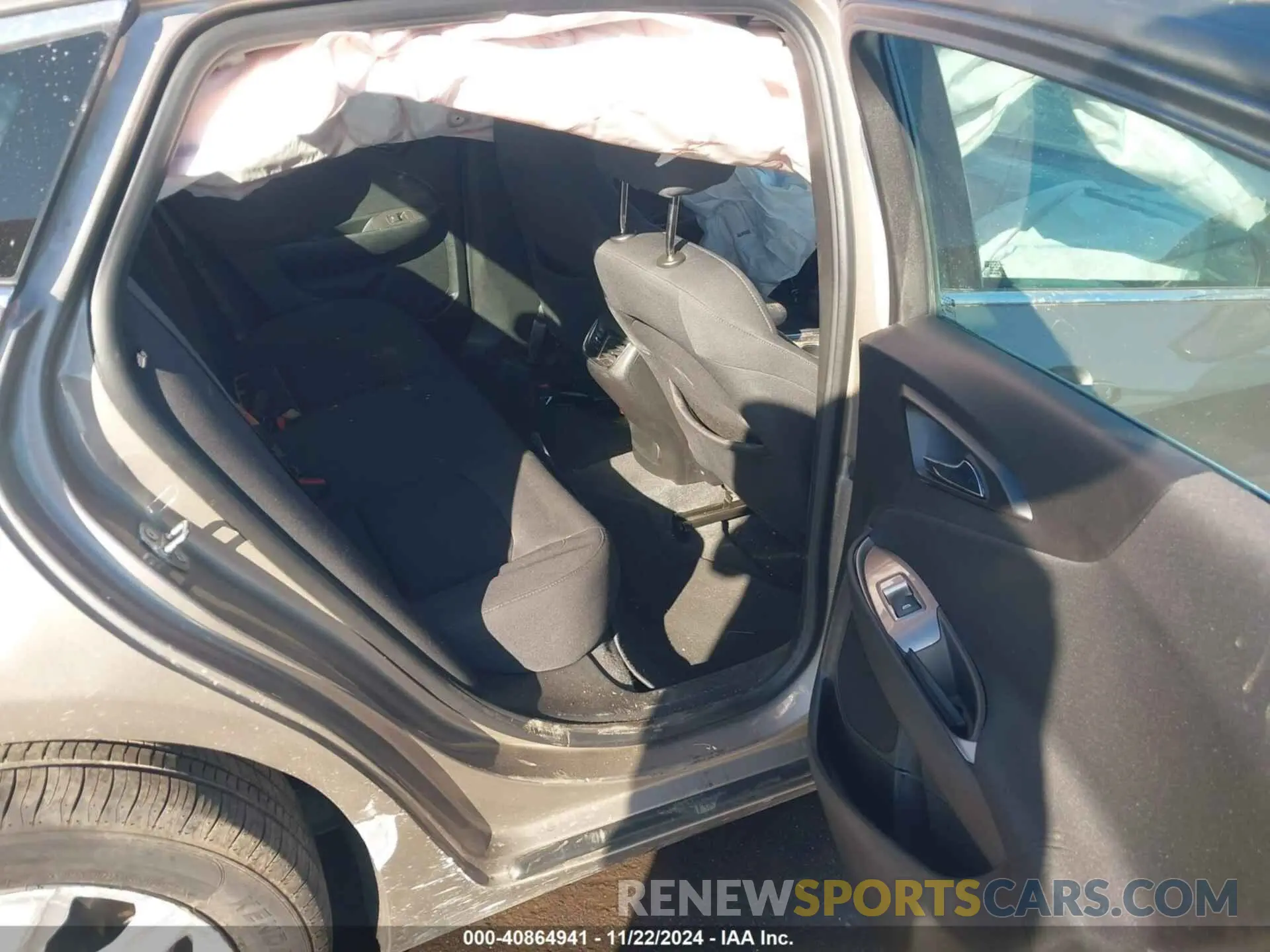 8 Photograph of a damaged car 1G1ZD5ST3NF166834 CHEVROLET MALIBU 2022