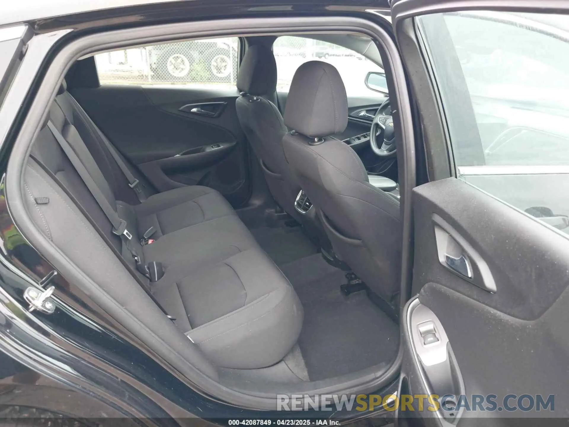 8 Photograph of a damaged car 1G1ZD5ST3NF169202 CHEVROLET MALIBU 2022