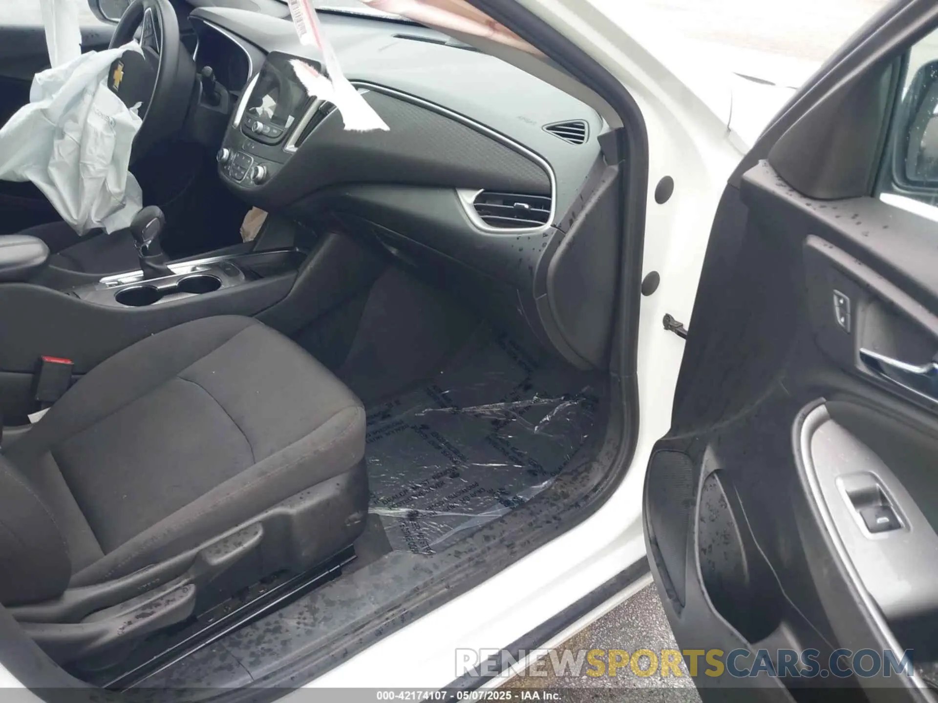 5 Photograph of a damaged car 1G1ZD5ST3NF171564 CHEVROLET MALIBU 2022