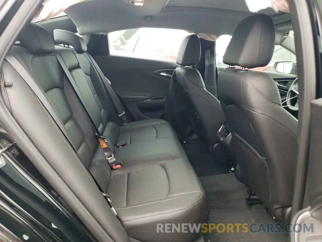 10 Photograph of a damaged car 1G1ZD5ST3NF183570 CHEVROLET MALIBU 2022