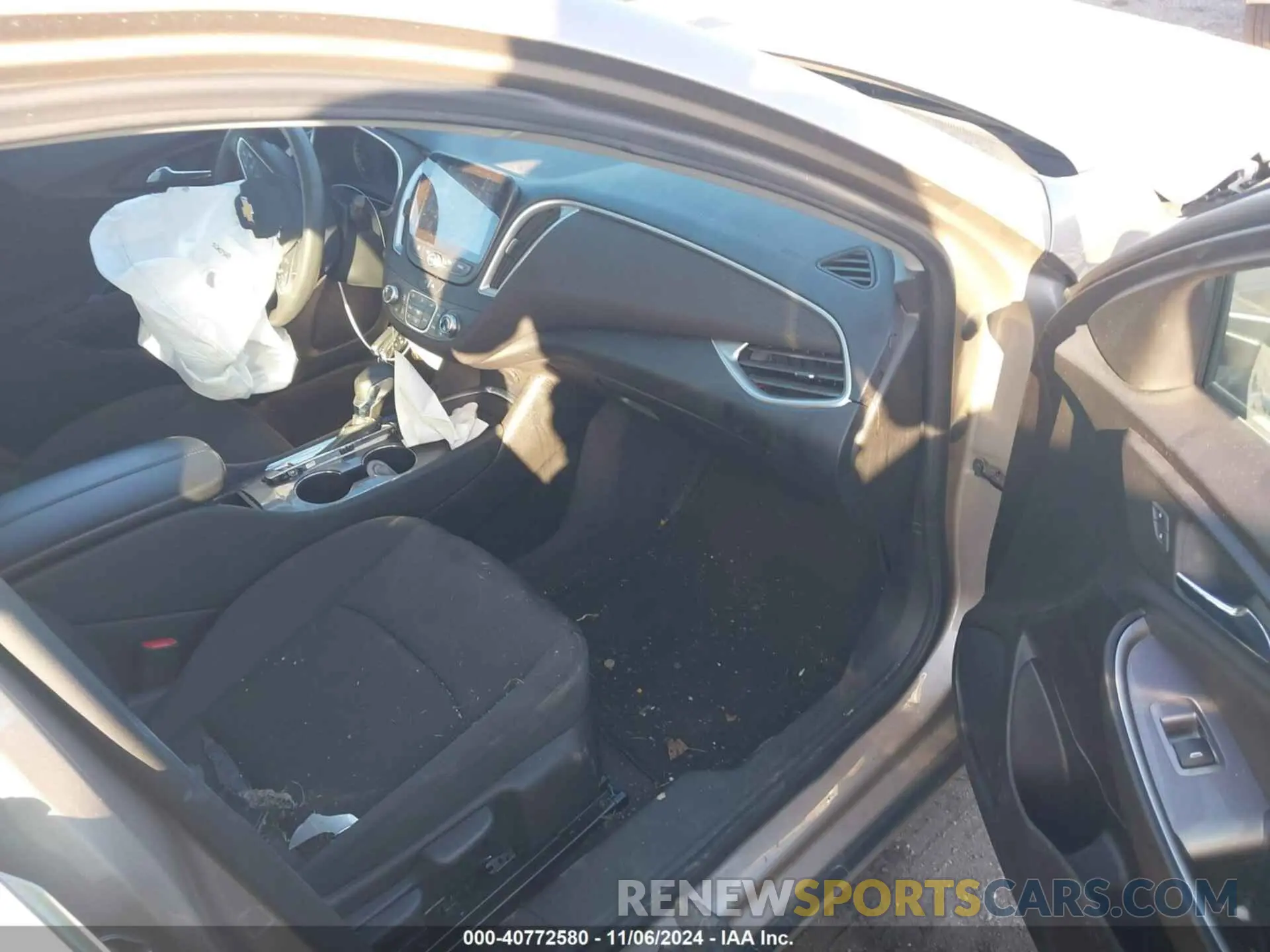 5 Photograph of a damaged car 1G1ZD5ST3NF201775 CHEVROLET MALIBU 2022