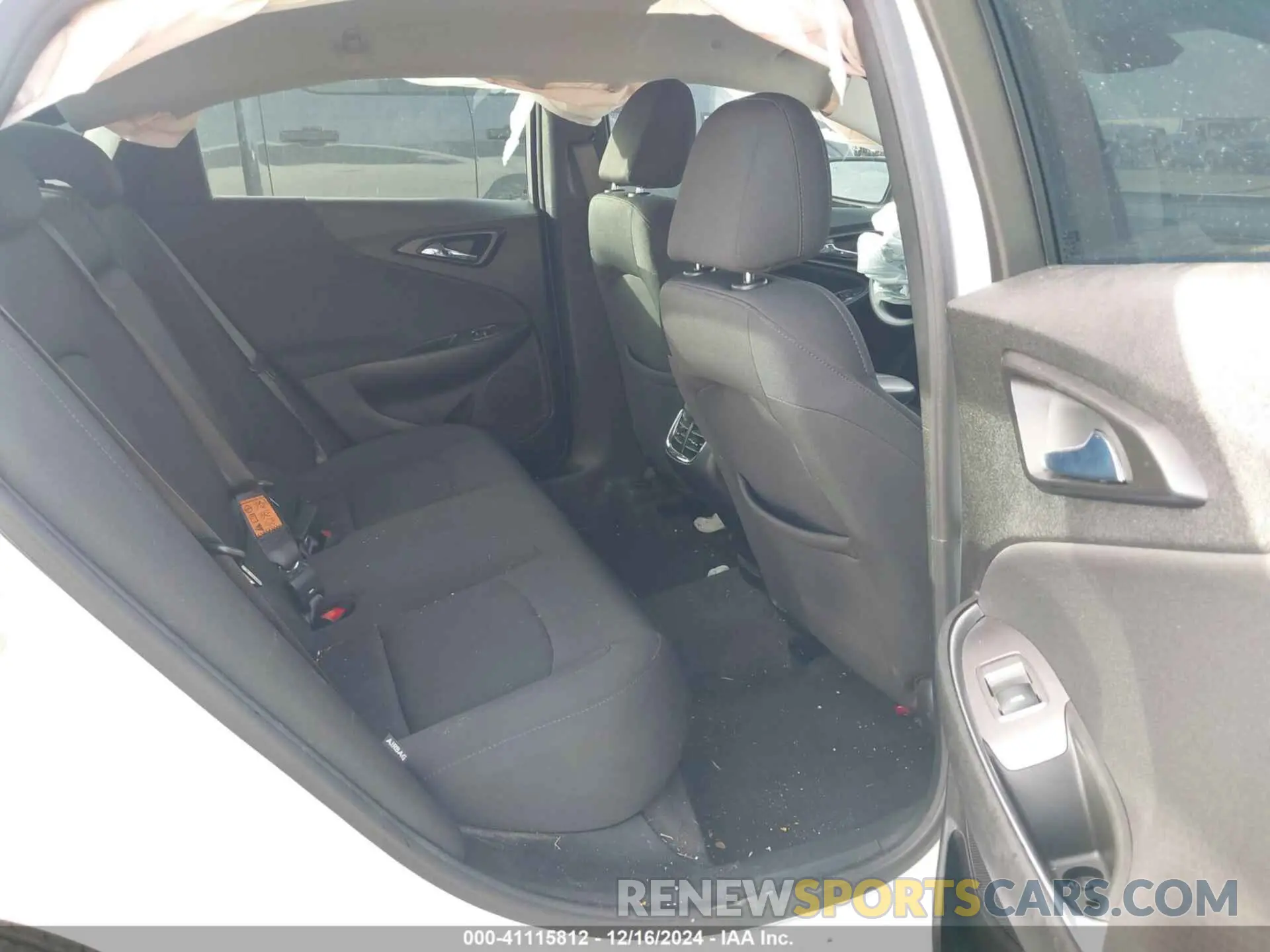 8 Photograph of a damaged car 1G1ZD5ST4NF107792 CHEVROLET MALIBU 2022