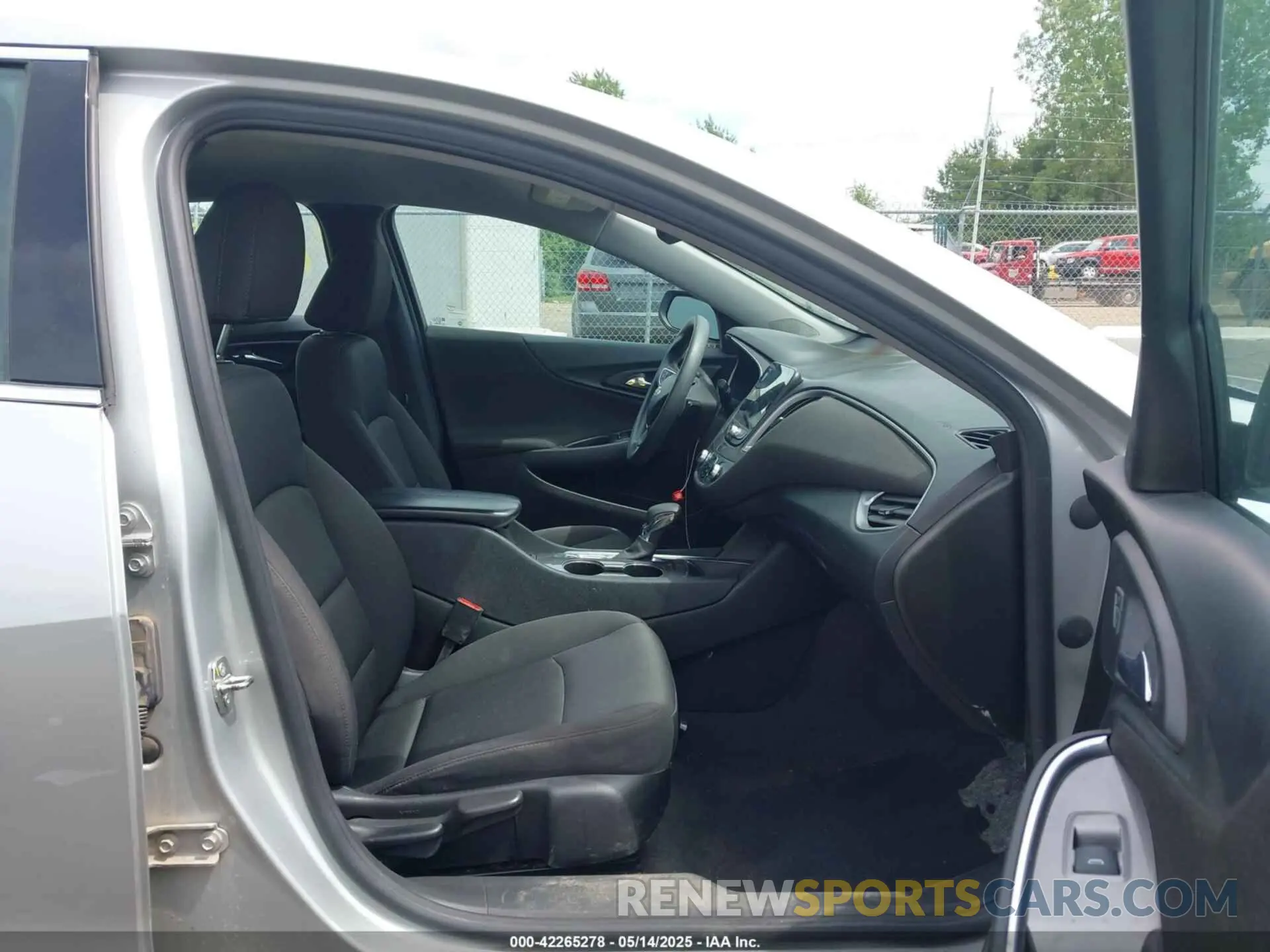 5 Photograph of a damaged car 1G1ZD5ST4NF108201 CHEVROLET MALIBU 2022