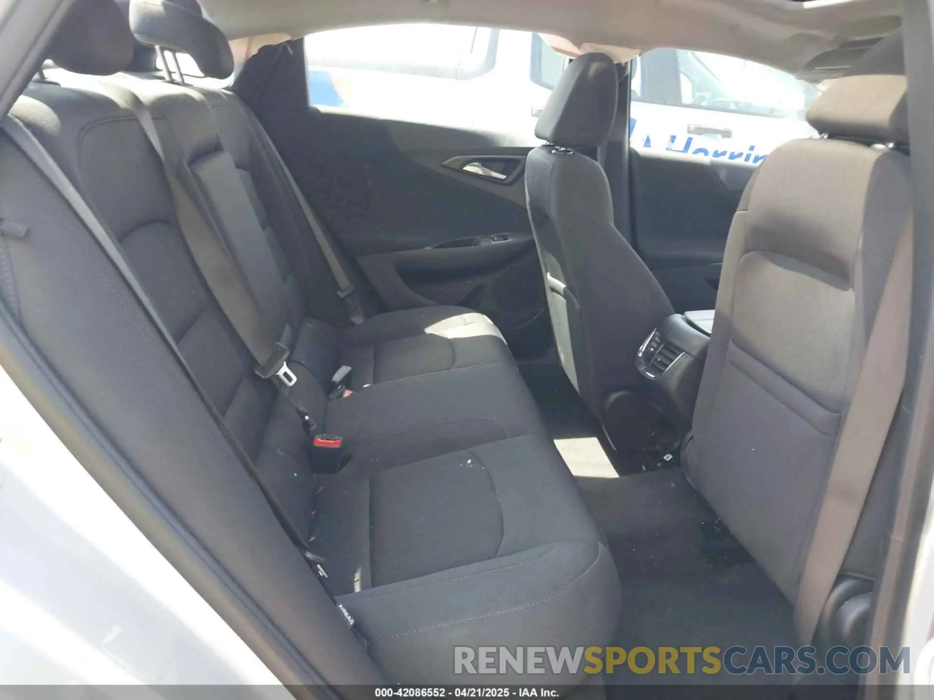 8 Photograph of a damaged car 1G1ZD5ST4NF117027 CHEVROLET MALIBU 2022
