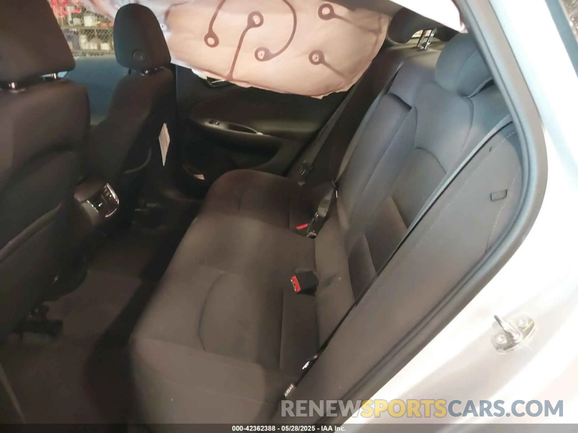 8 Photograph of a damaged car 1G1ZD5ST4NF126410 CHEVROLET MALIBU 2022