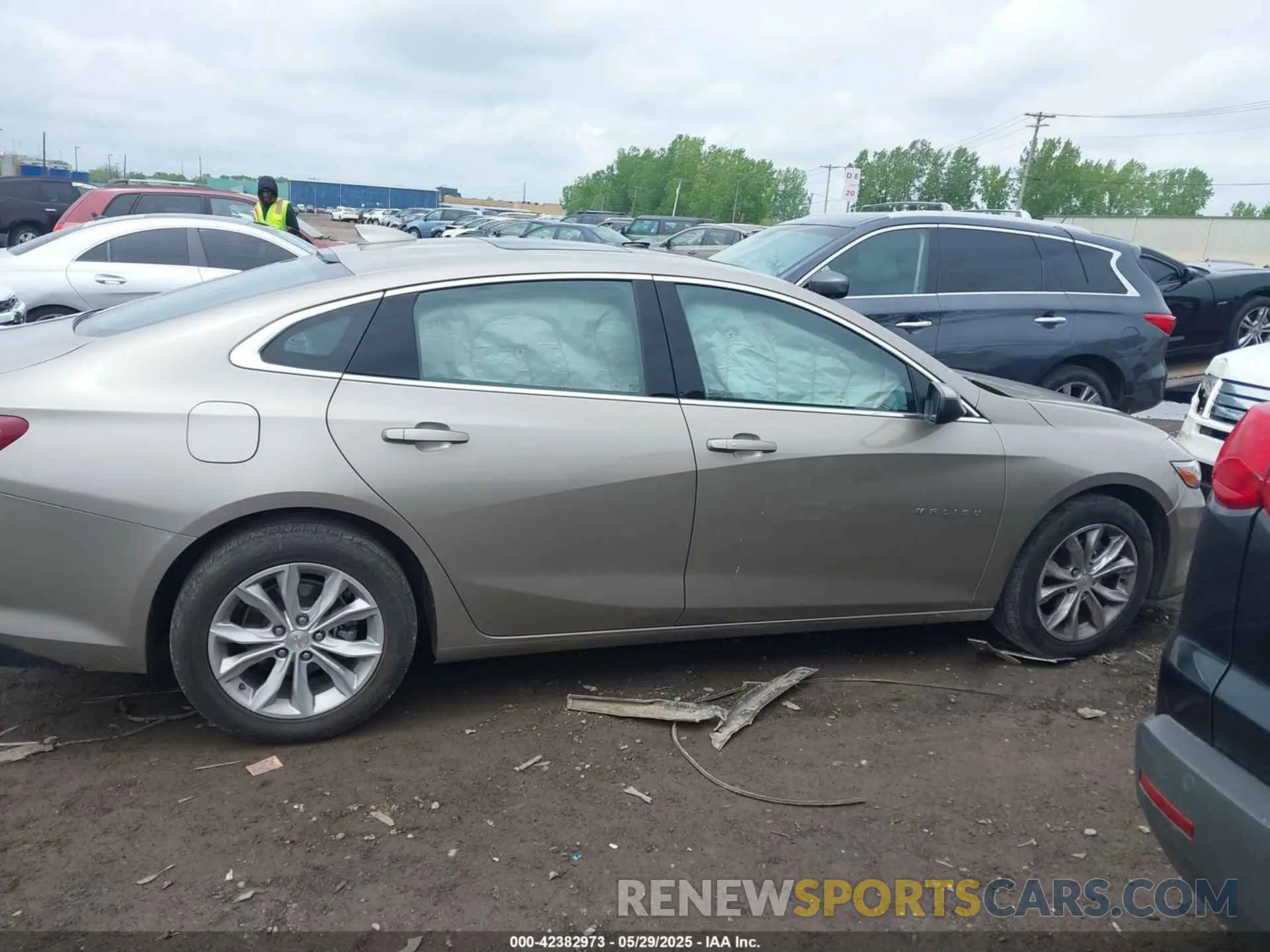 13 Photograph of a damaged car 1G1ZD5ST4NF132577 CHEVROLET MALIBU 2022