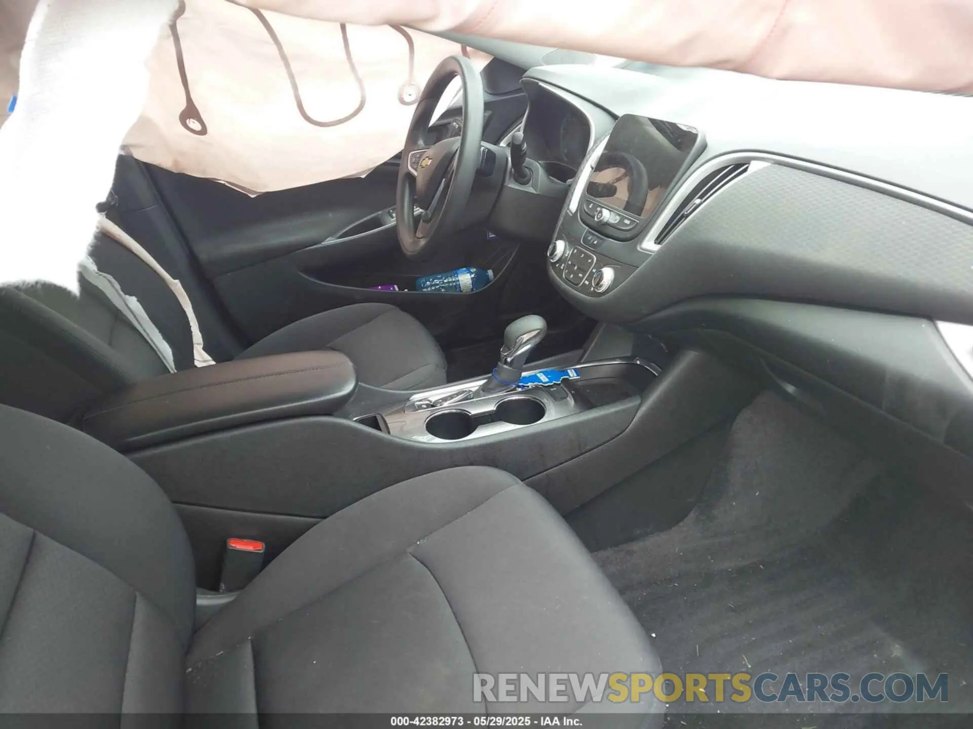 5 Photograph of a damaged car 1G1ZD5ST4NF132577 CHEVROLET MALIBU 2022