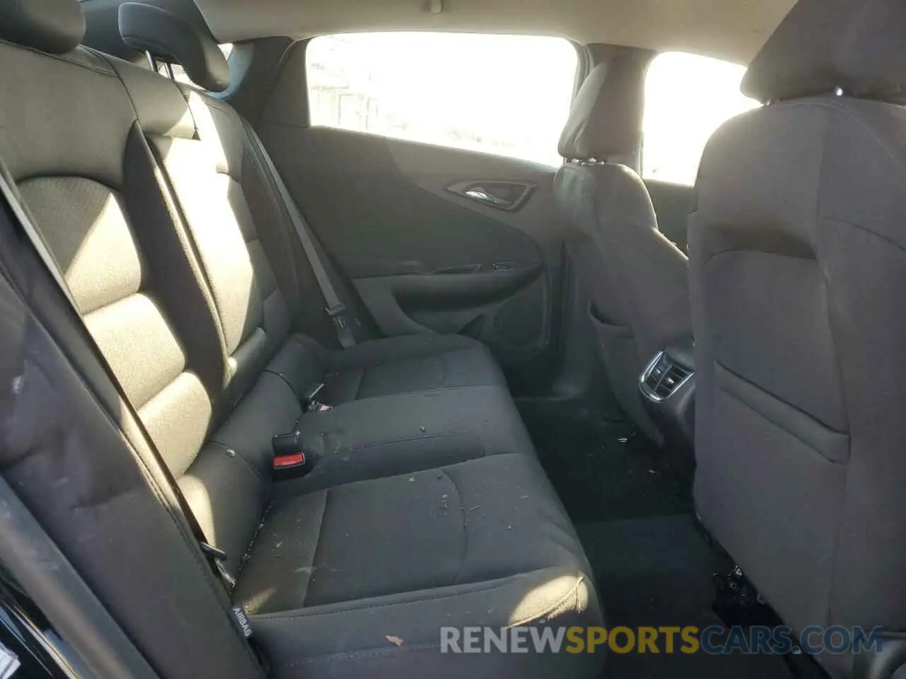 10 Photograph of a damaged car 1G1ZD5ST4NF133454 CHEVROLET MALIBU 2022