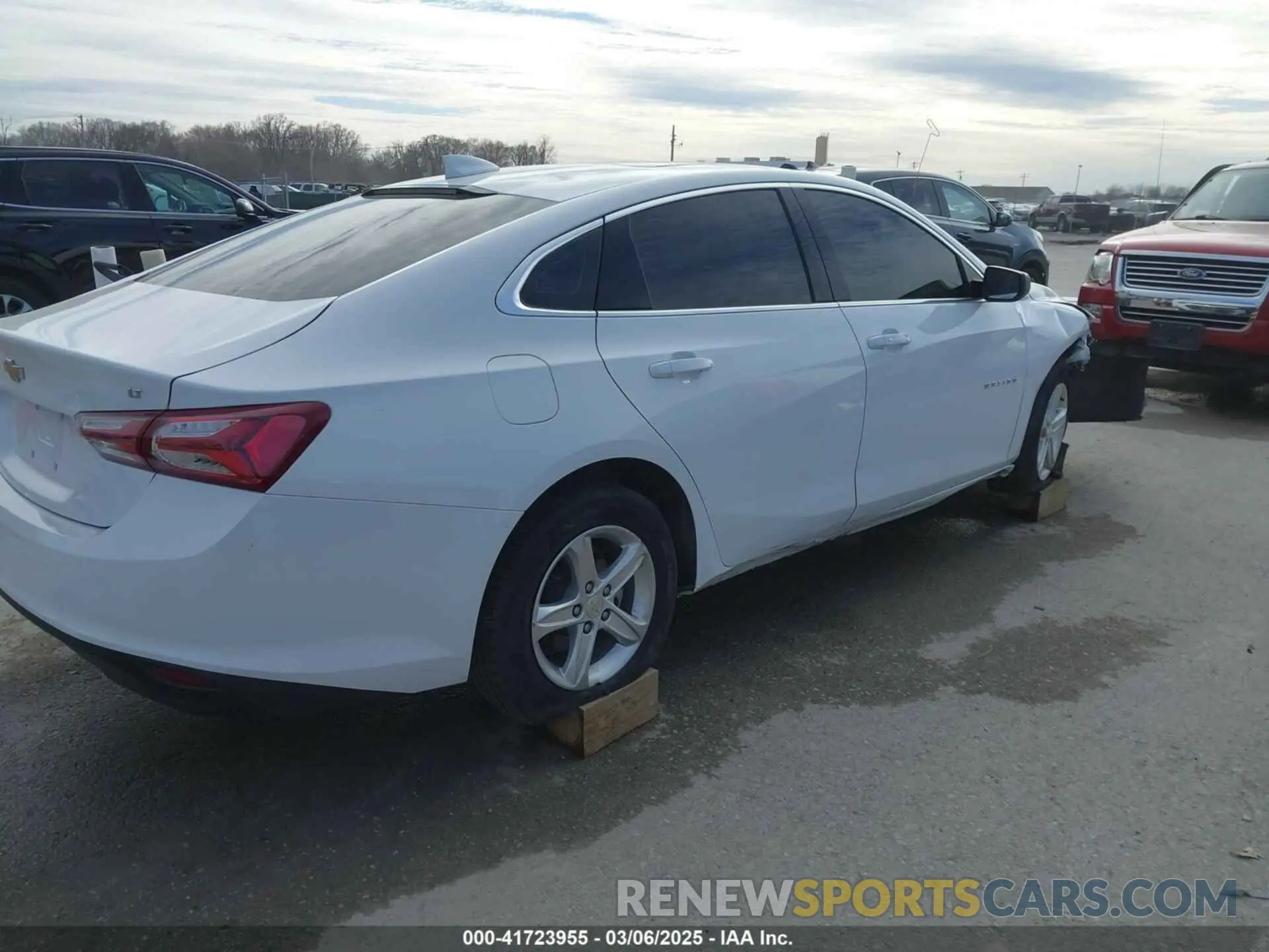 17 Photograph of a damaged car 1G1ZD5ST4NF134992 CHEVROLET MALIBU 2022
