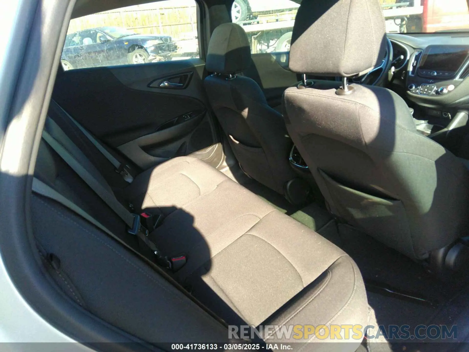 8 Photograph of a damaged car 1G1ZD5ST4NF137939 CHEVROLET MALIBU 2022