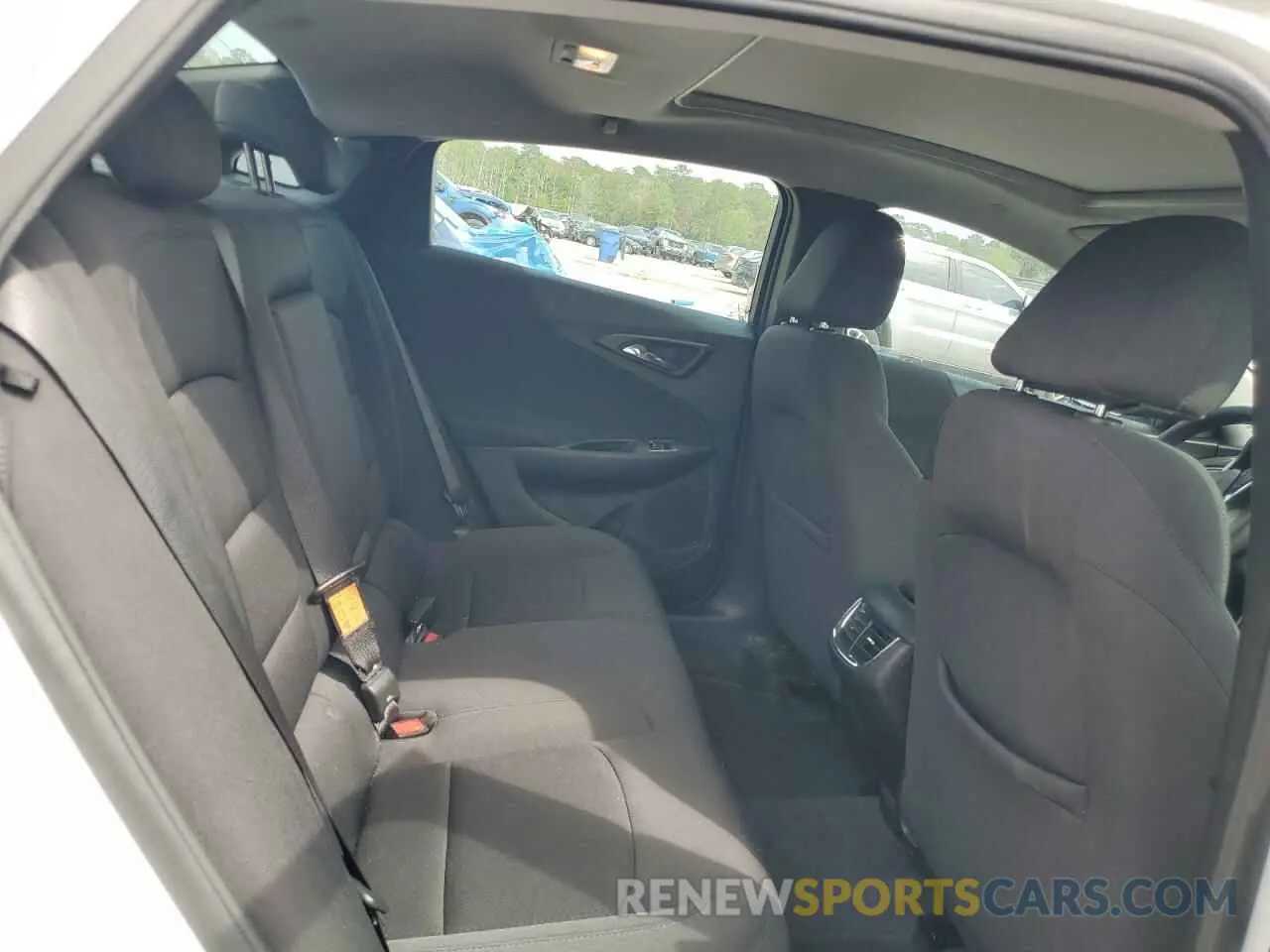 10 Photograph of a damaged car 1G1ZD5ST4NF140274 CHEVROLET MALIBU 2022