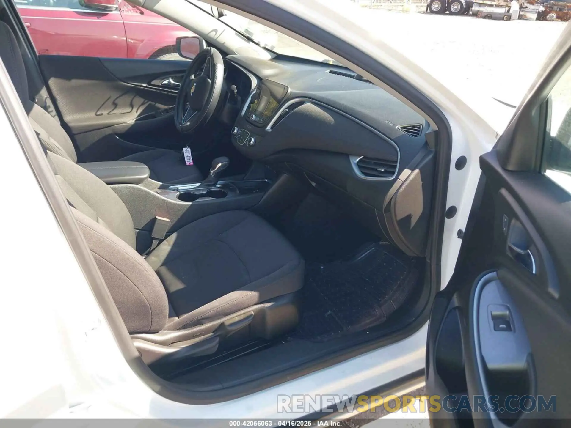 5 Photograph of a damaged car 1G1ZD5ST4NF176465 CHEVROLET MALIBU 2022