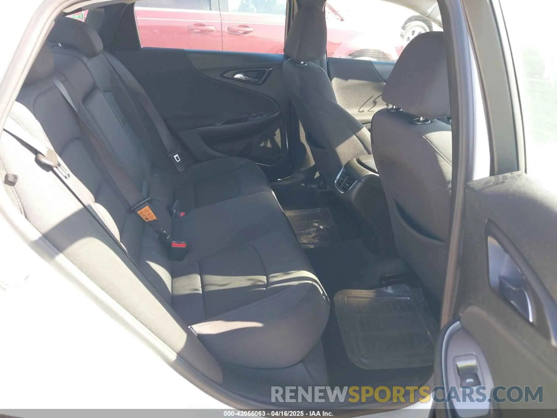 8 Photograph of a damaged car 1G1ZD5ST4NF176465 CHEVROLET MALIBU 2022