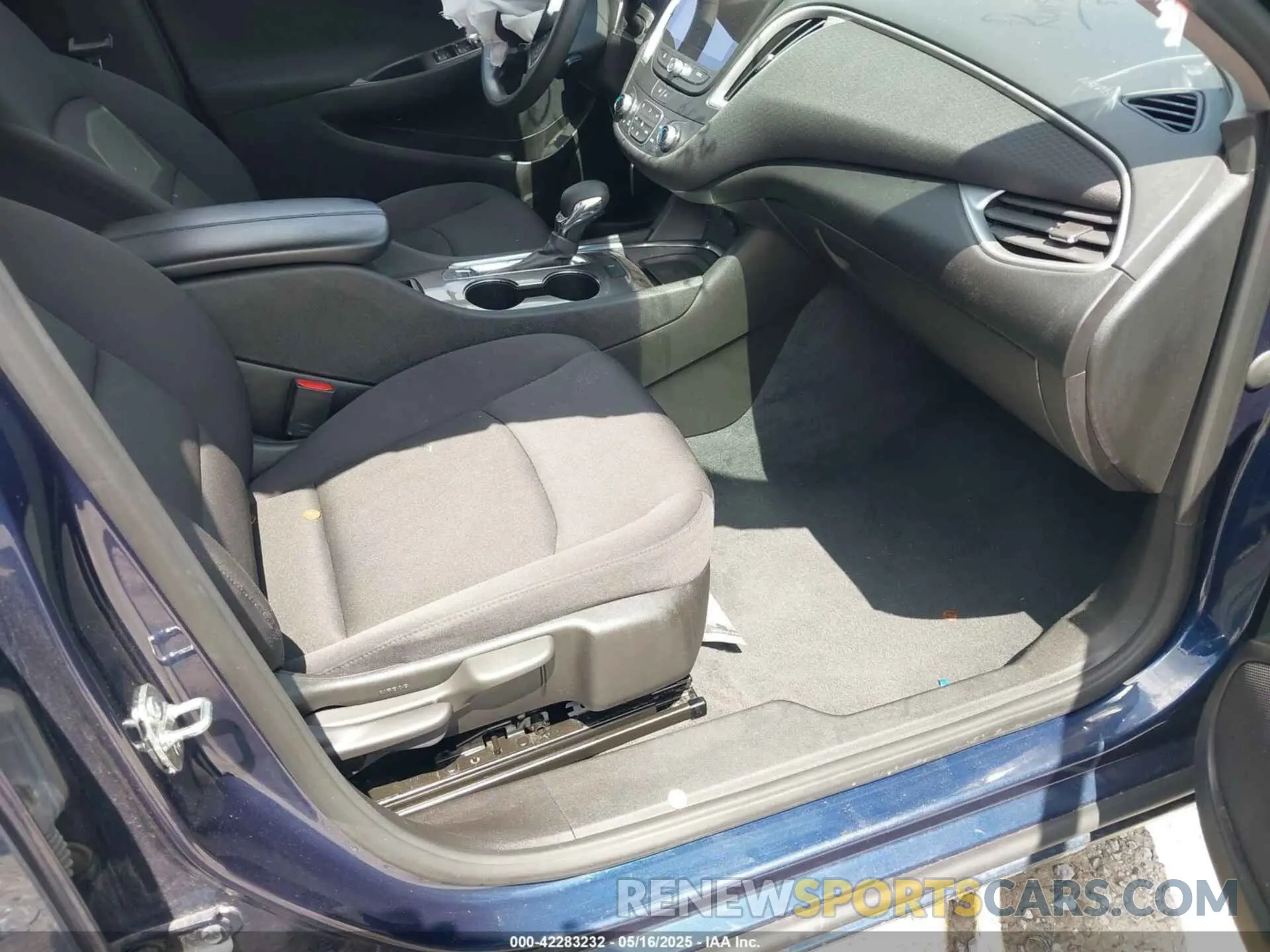 5 Photograph of a damaged car 1G1ZD5ST4NF180239 CHEVROLET MALIBU 2022