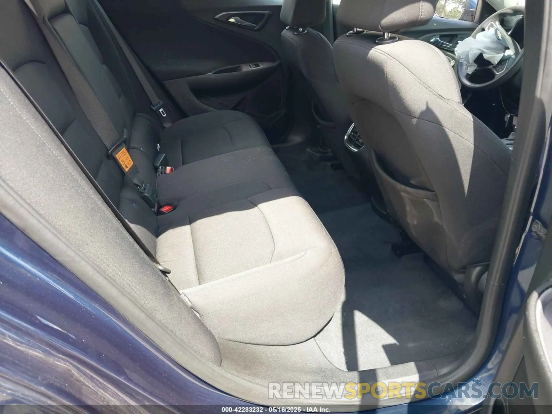 8 Photograph of a damaged car 1G1ZD5ST4NF180239 CHEVROLET MALIBU 2022