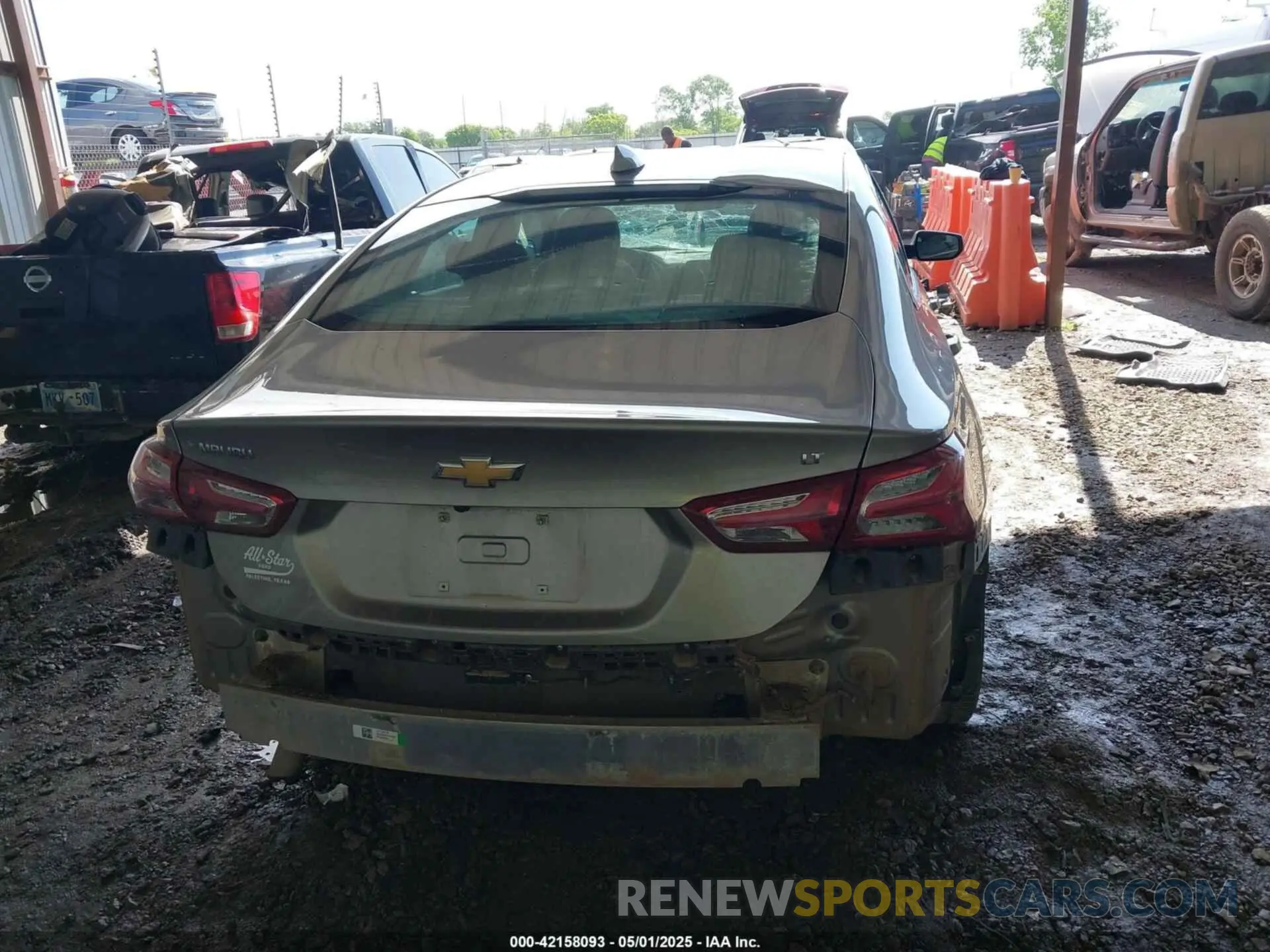 17 Photograph of a damaged car 1G1ZD5ST4NF181407 CHEVROLET MALIBU 2022