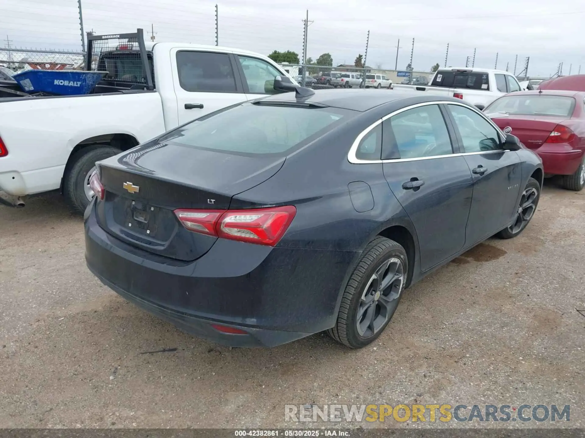 4 Photograph of a damaged car 1G1ZD5ST5NF130109 CHEVROLET MALIBU 2022
