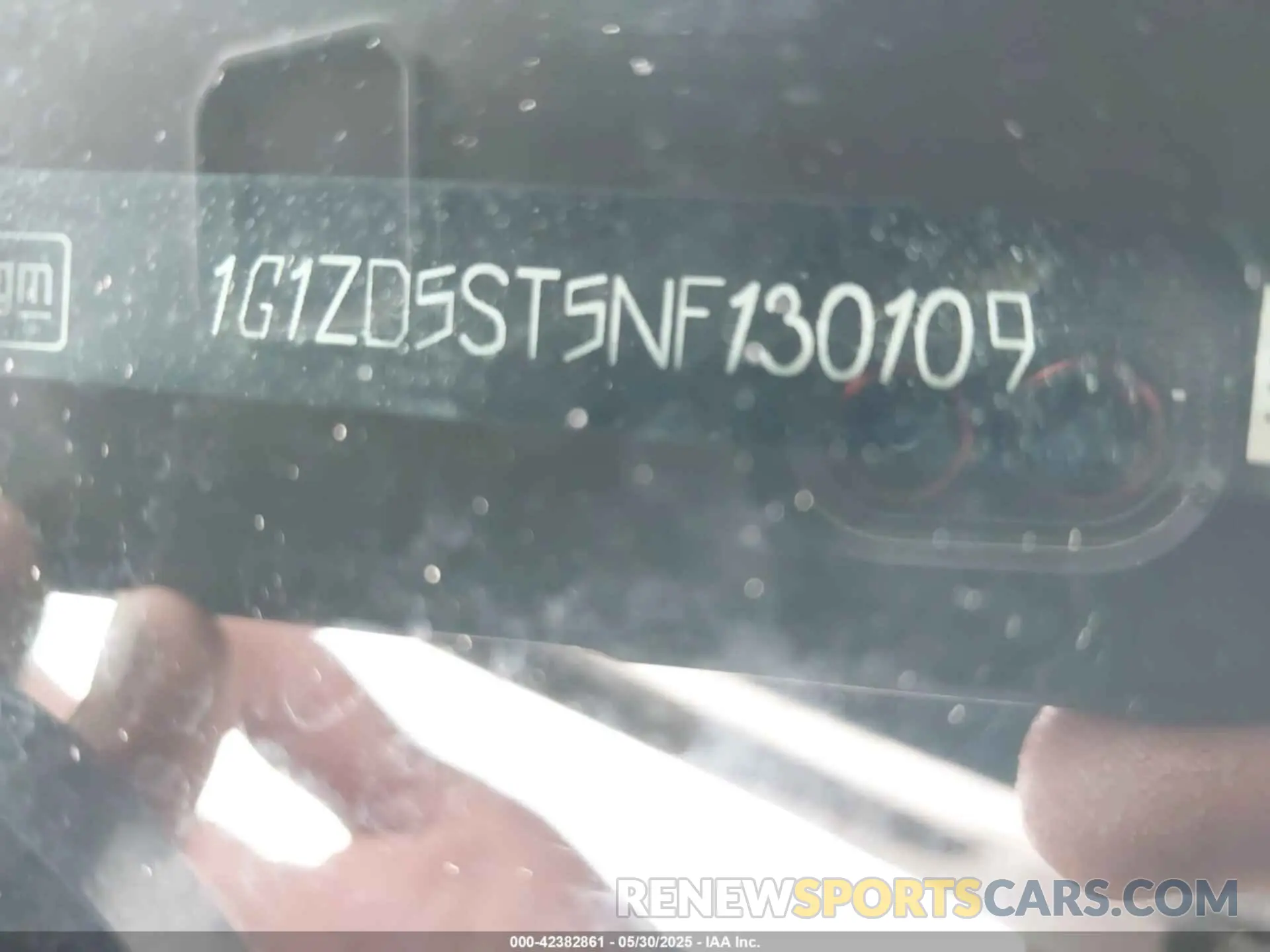 9 Photograph of a damaged car 1G1ZD5ST5NF130109 CHEVROLET MALIBU 2022
