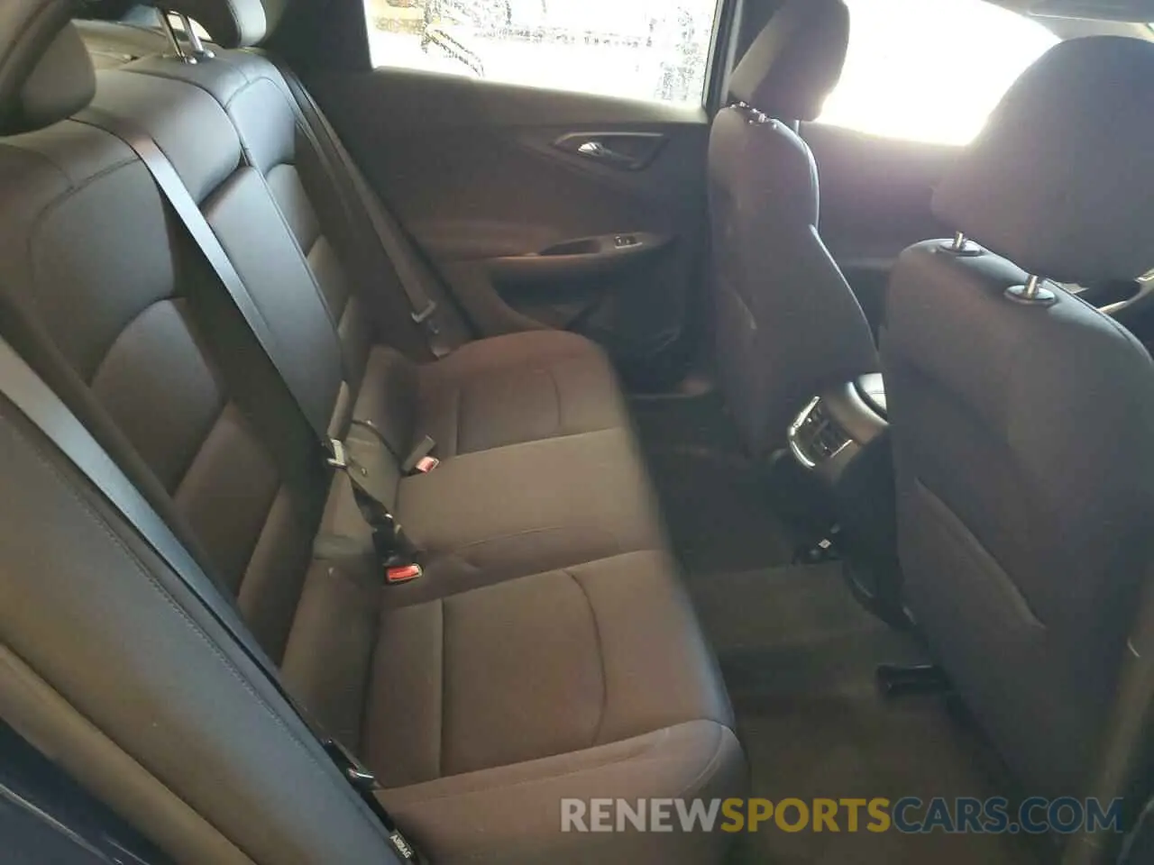 10 Photograph of a damaged car 1G1ZD5ST5NF139652 CHEVROLET MALIBU 2022